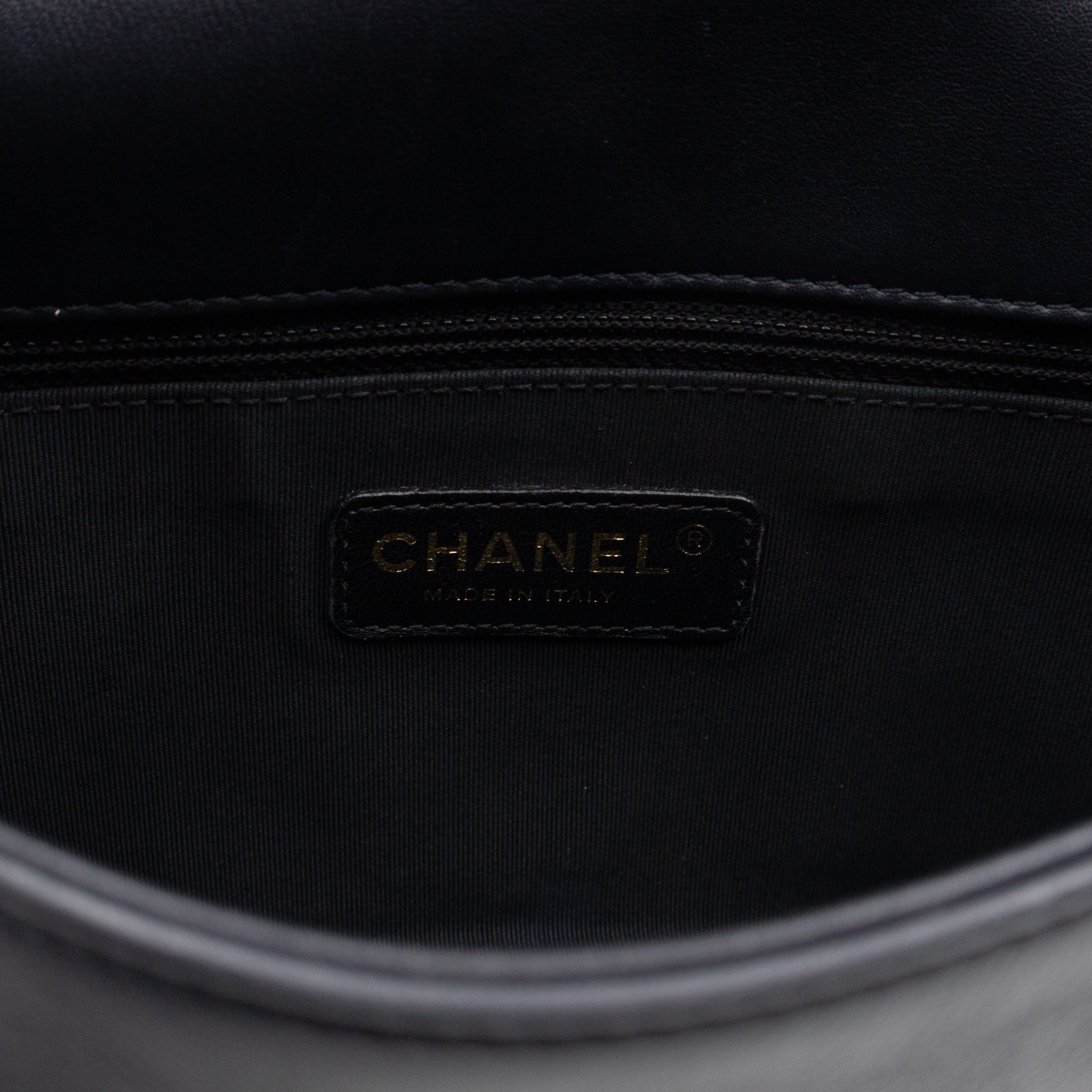 Graphic Medium Flap Bag Blue & Black Leather