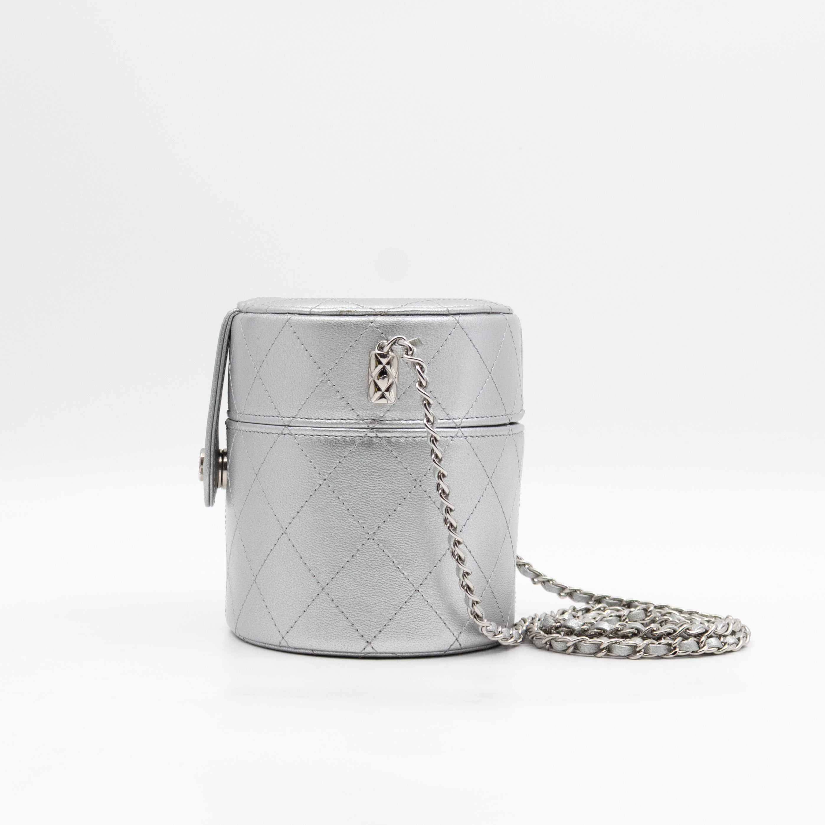 Vanity On CC With Chain Silver Leather