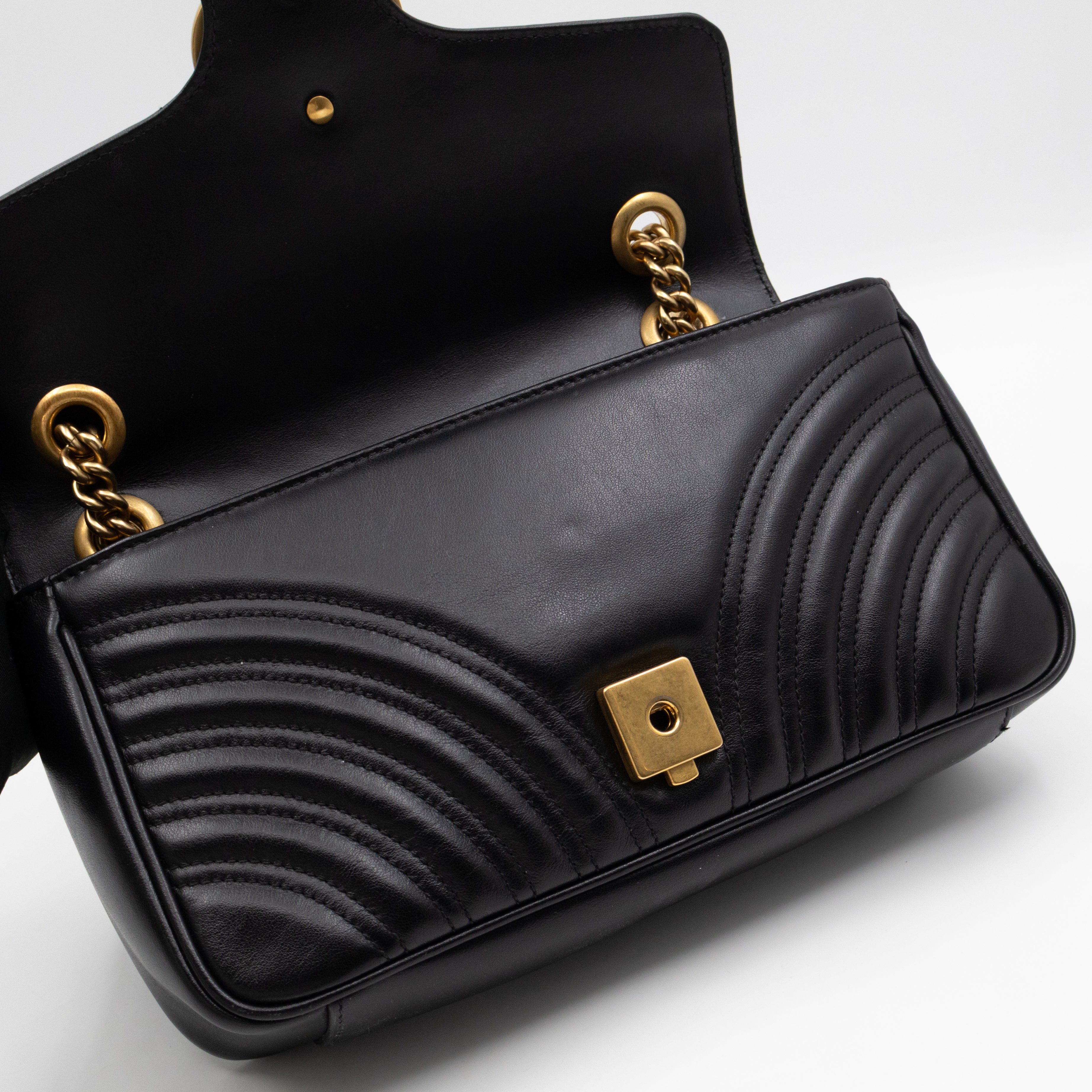 GG Marmont Flap Medium Black Leather