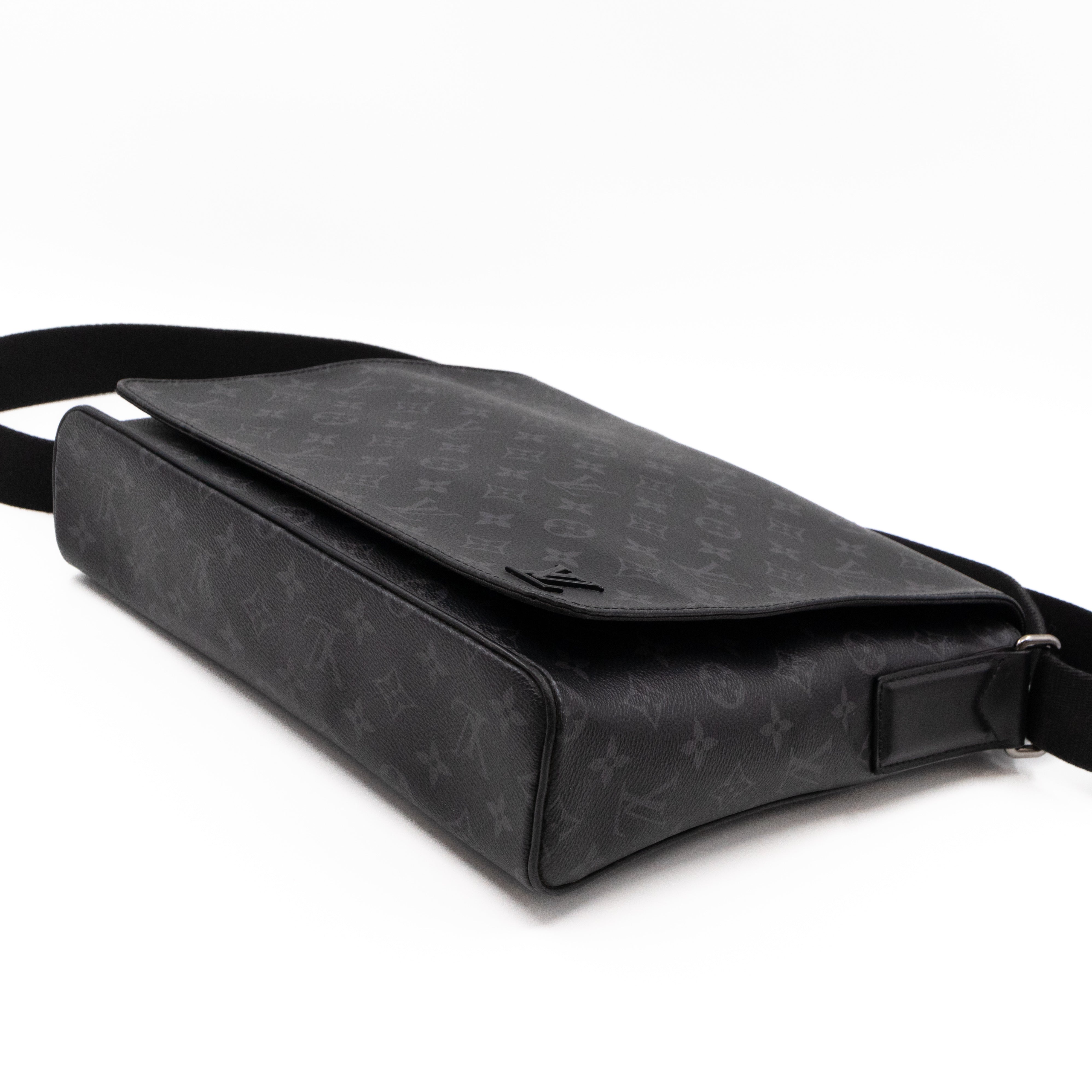 District MM Monogram Eclipse