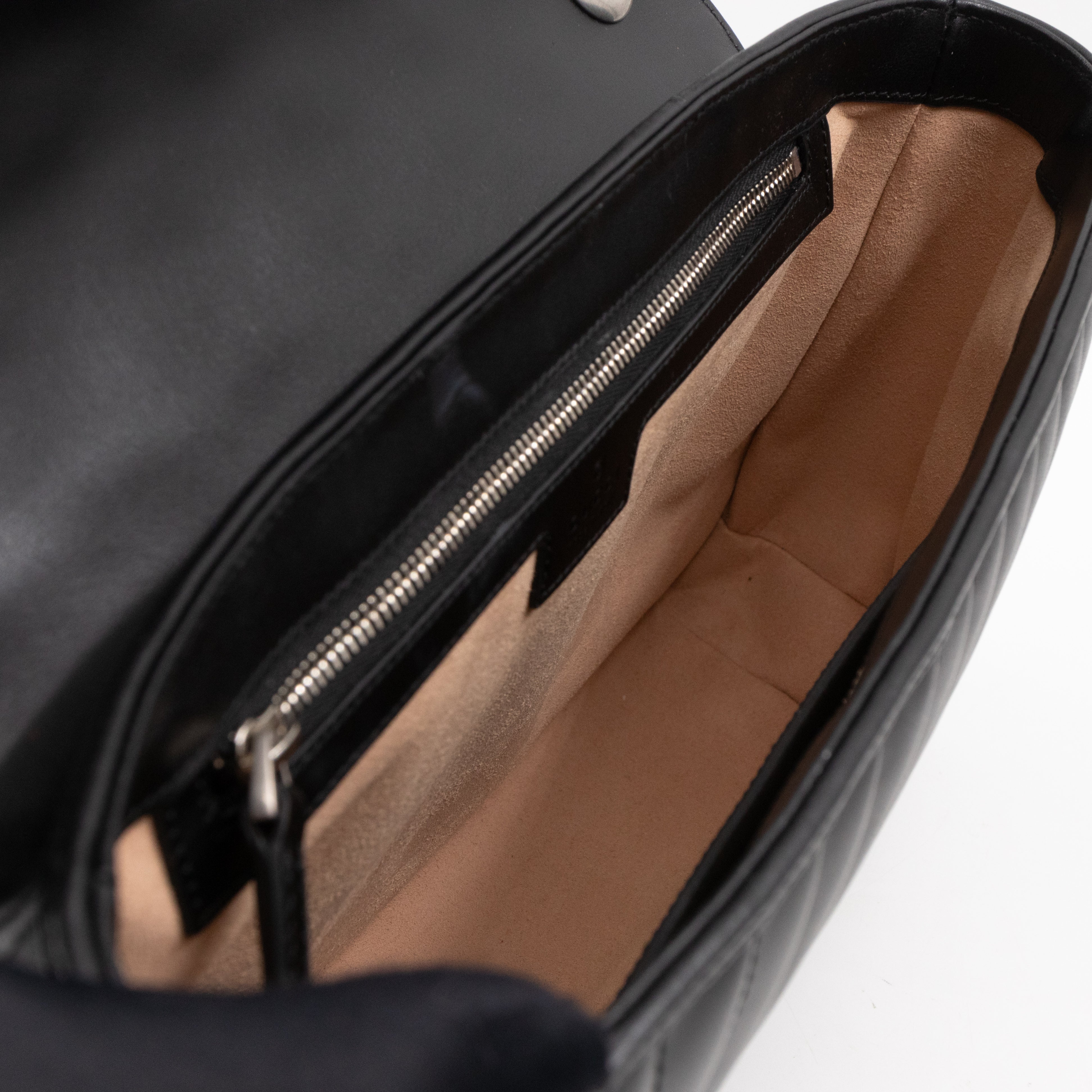 GG Marmont Flap Bag Medium Black Leather