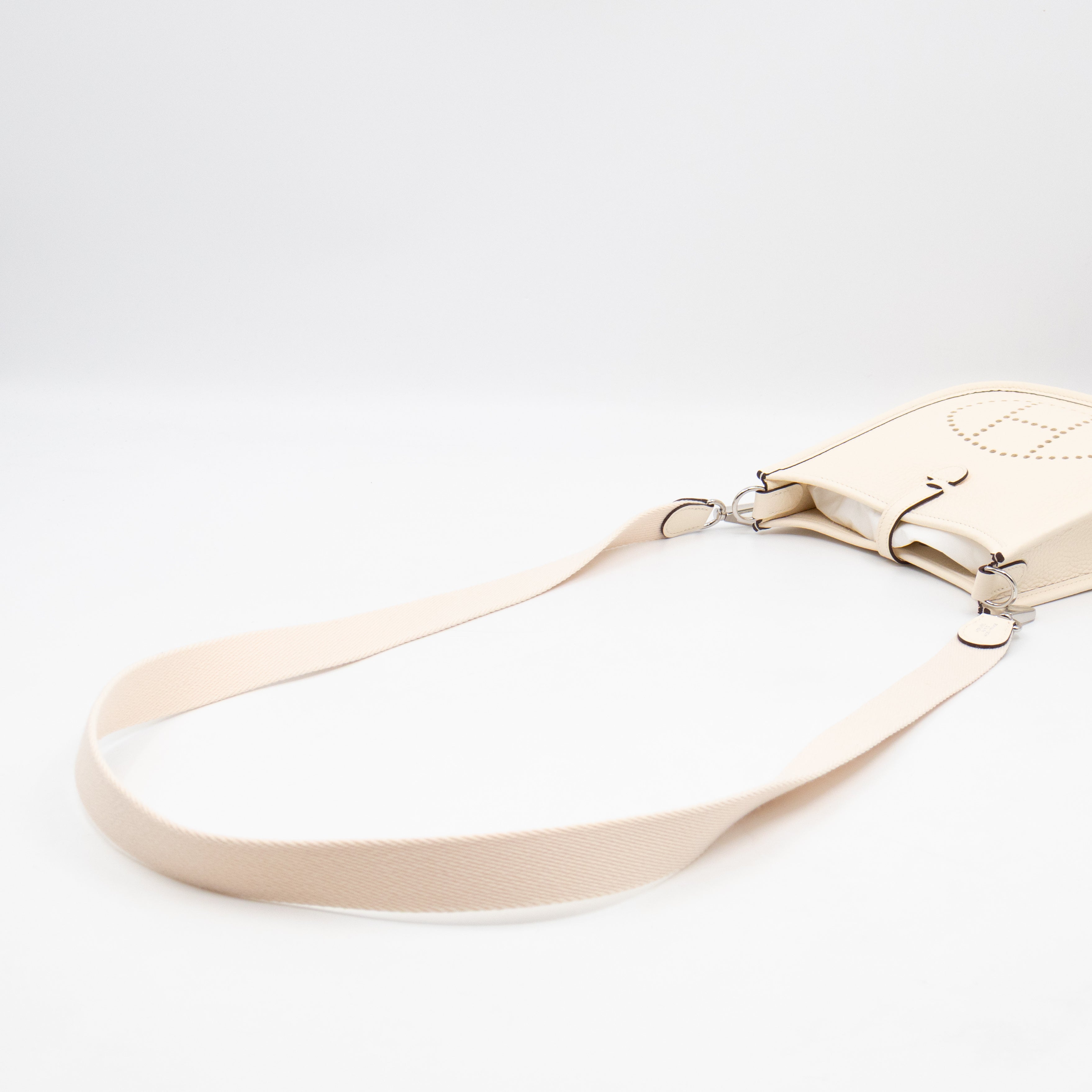 Evelyne 16 Mini Nata Leather