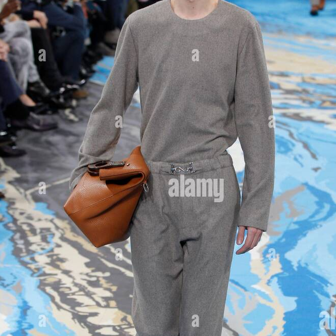 Automne-Hiver Defile Homme North South Tote Brown Leather