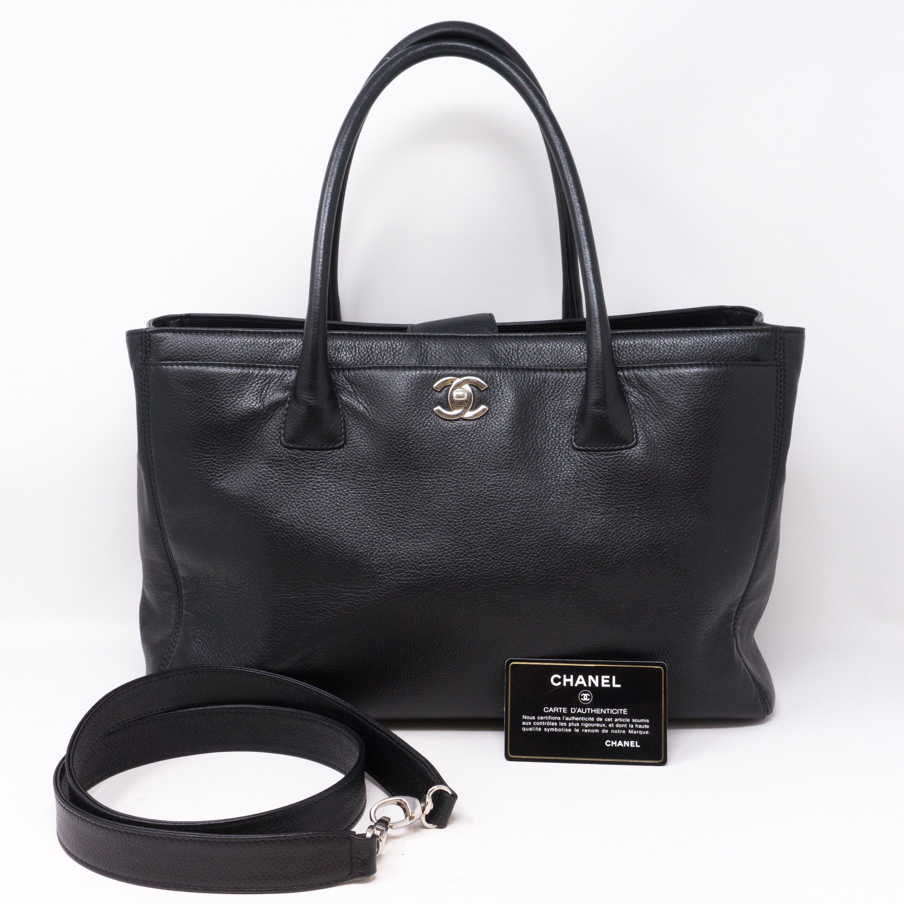 Executive Cerf Black Leather Tote Queen Station