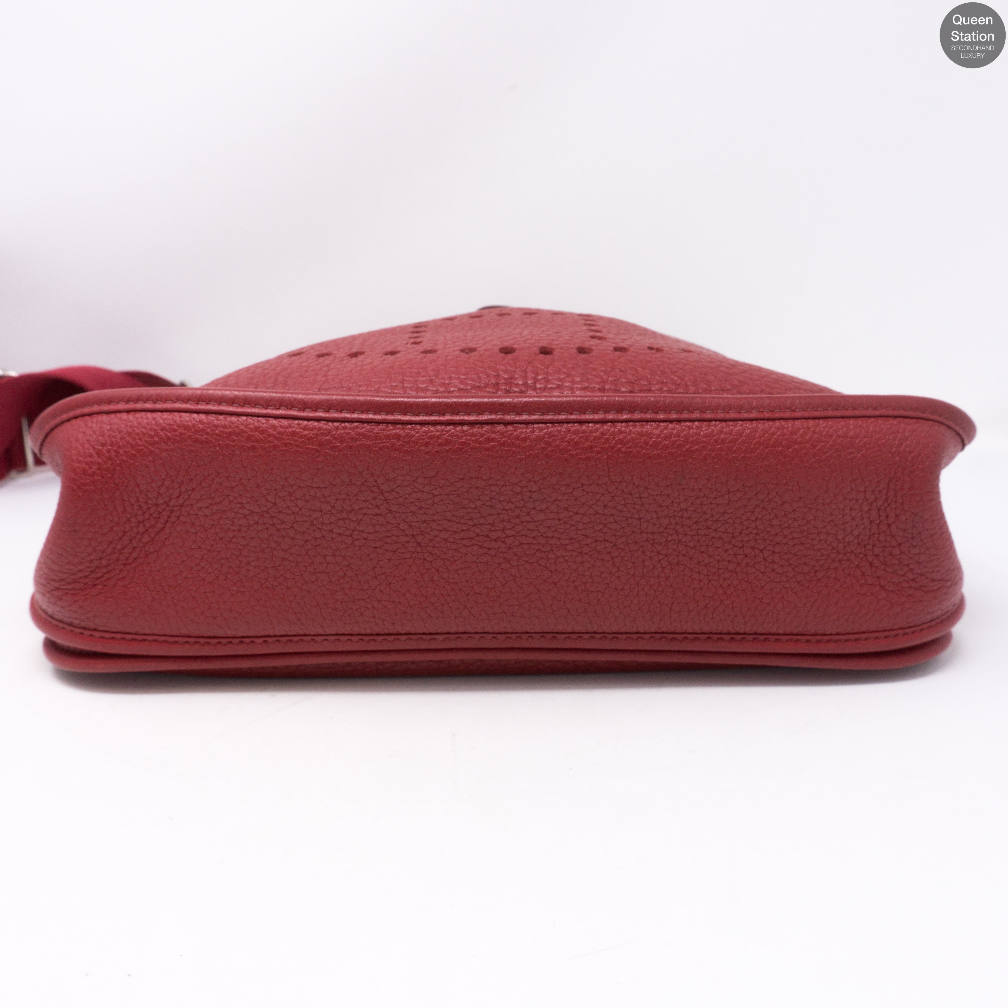 Evelyne III Dark Red