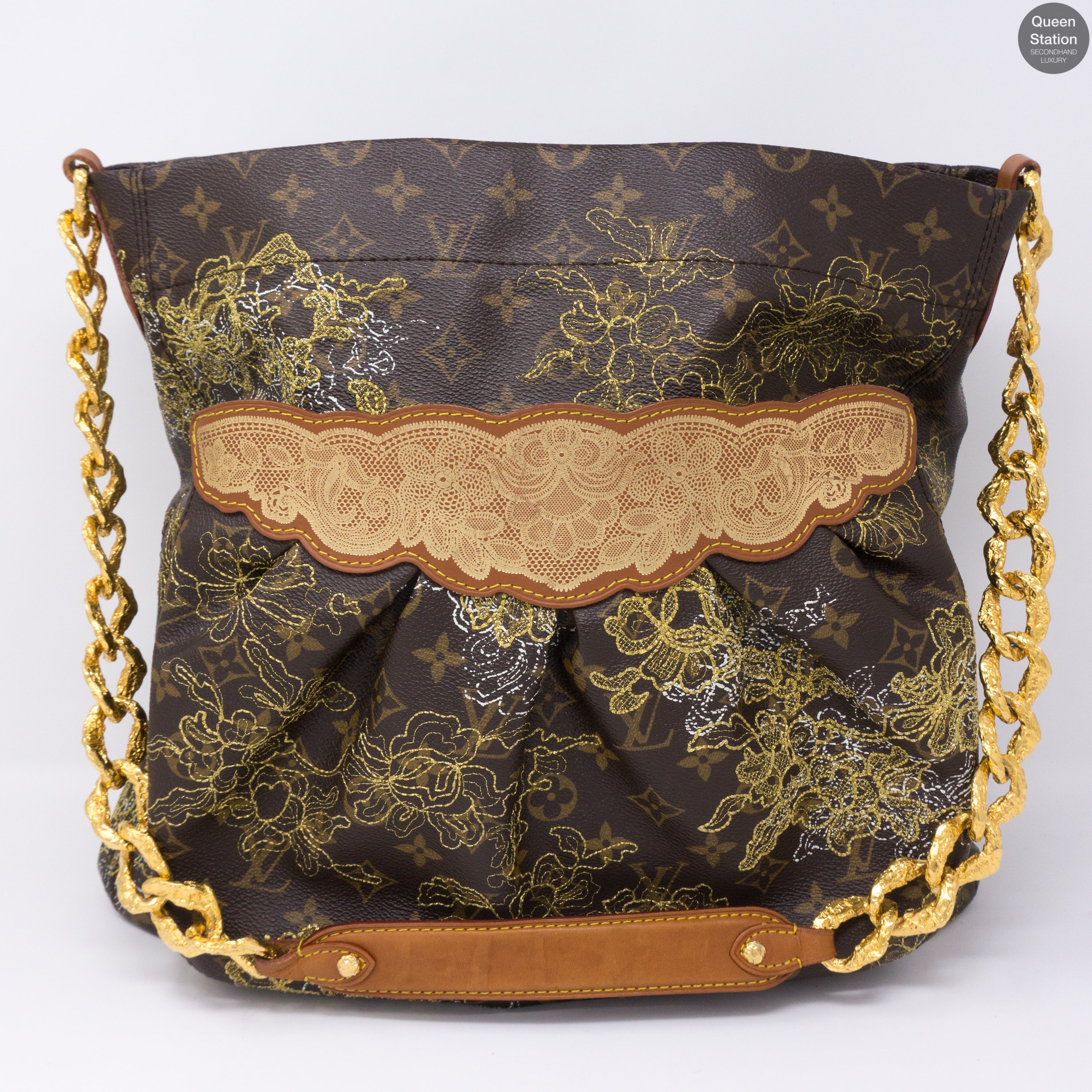 Dentelle Fersen Gold Monogram