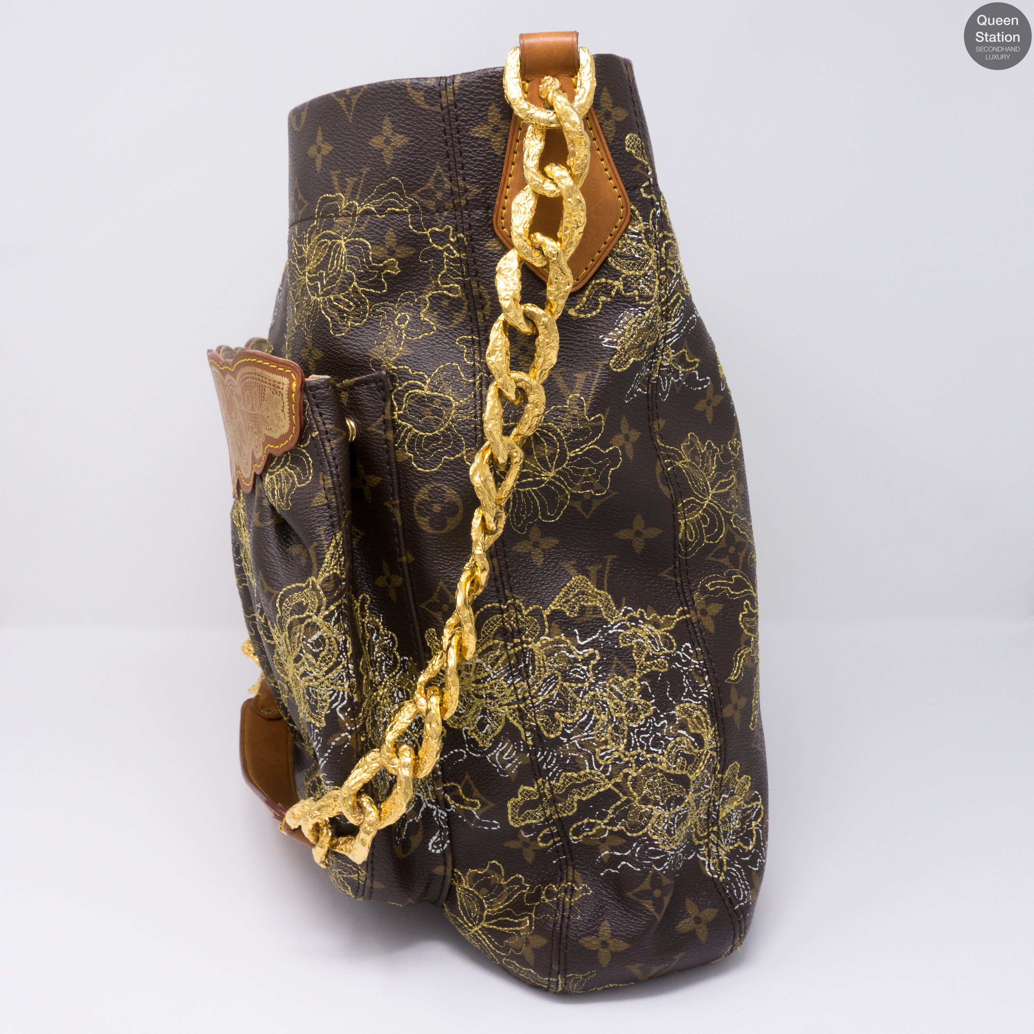 Dentelle Fersen Gold Monogram