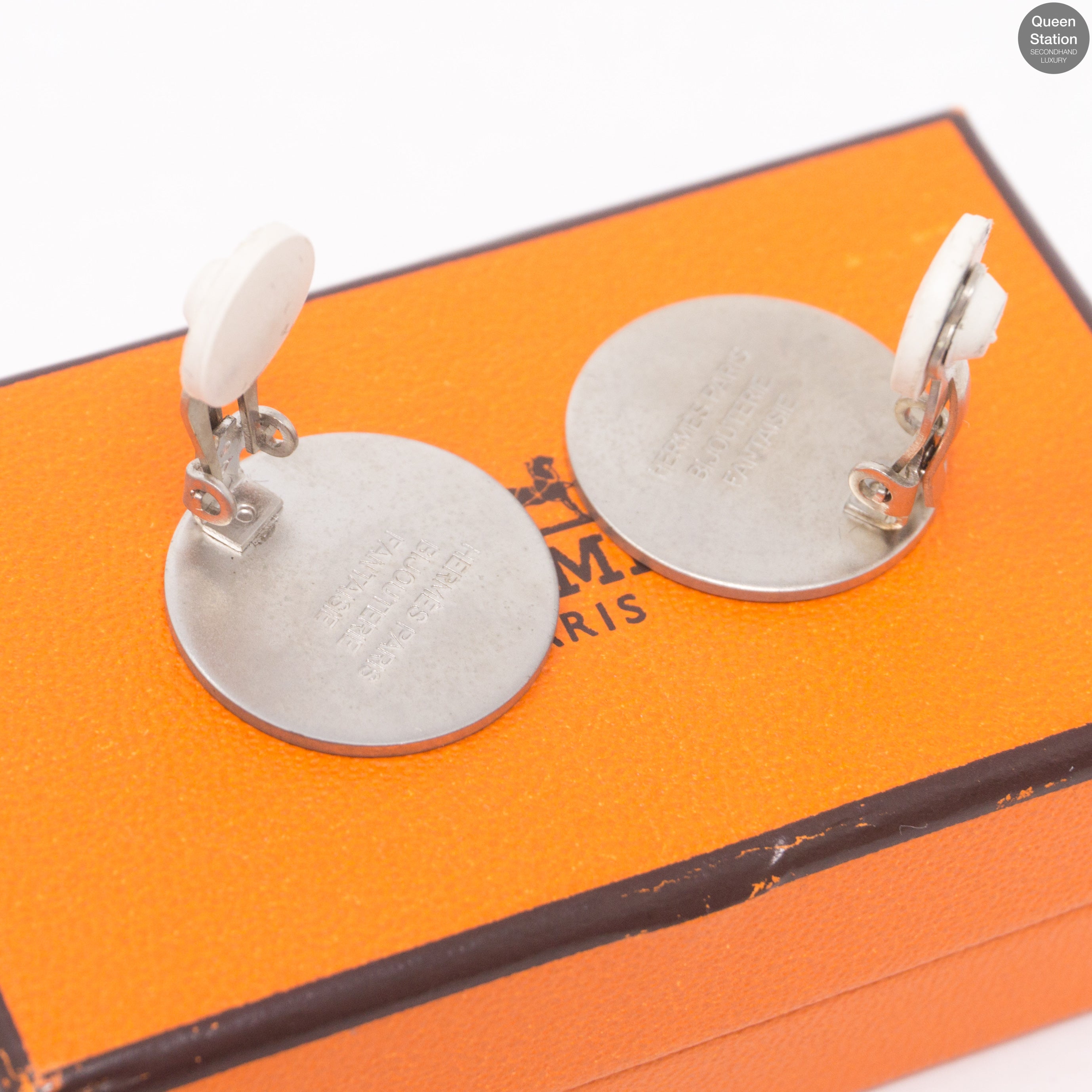 Clou de Selle Clip-on Earrings