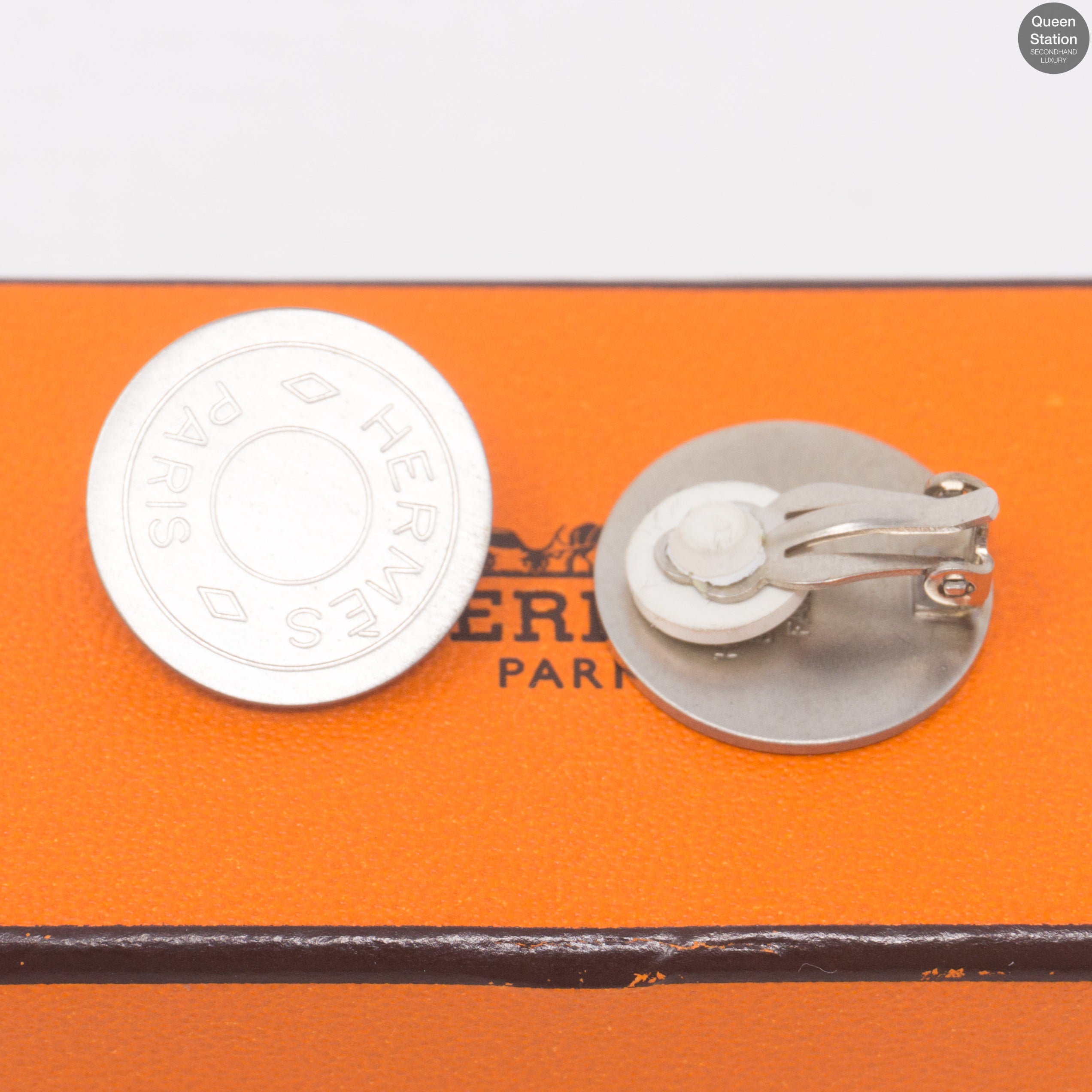 Clou de Selle Clip-on Earrings