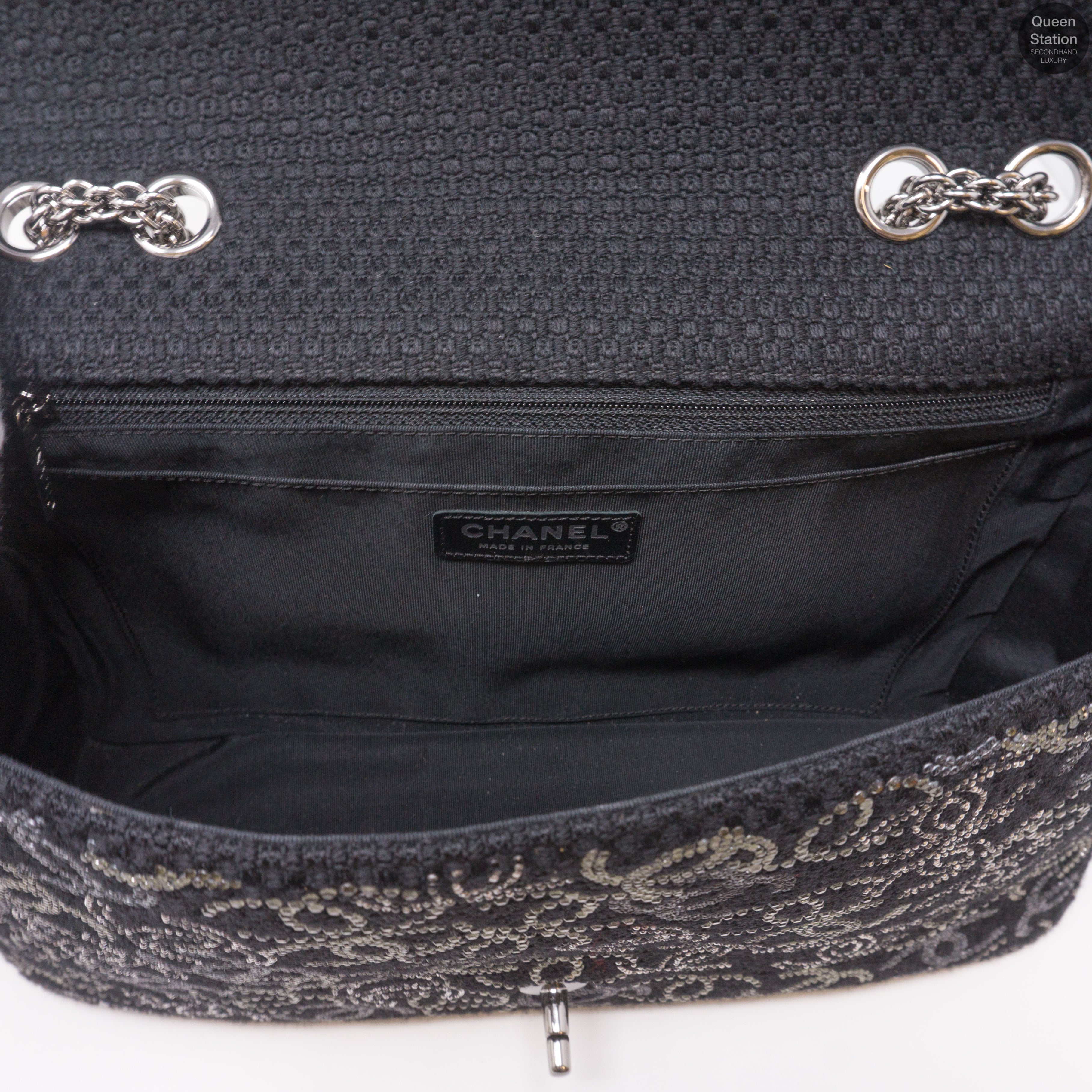 Paris Shanghai Jumbo Strass Flap Bag