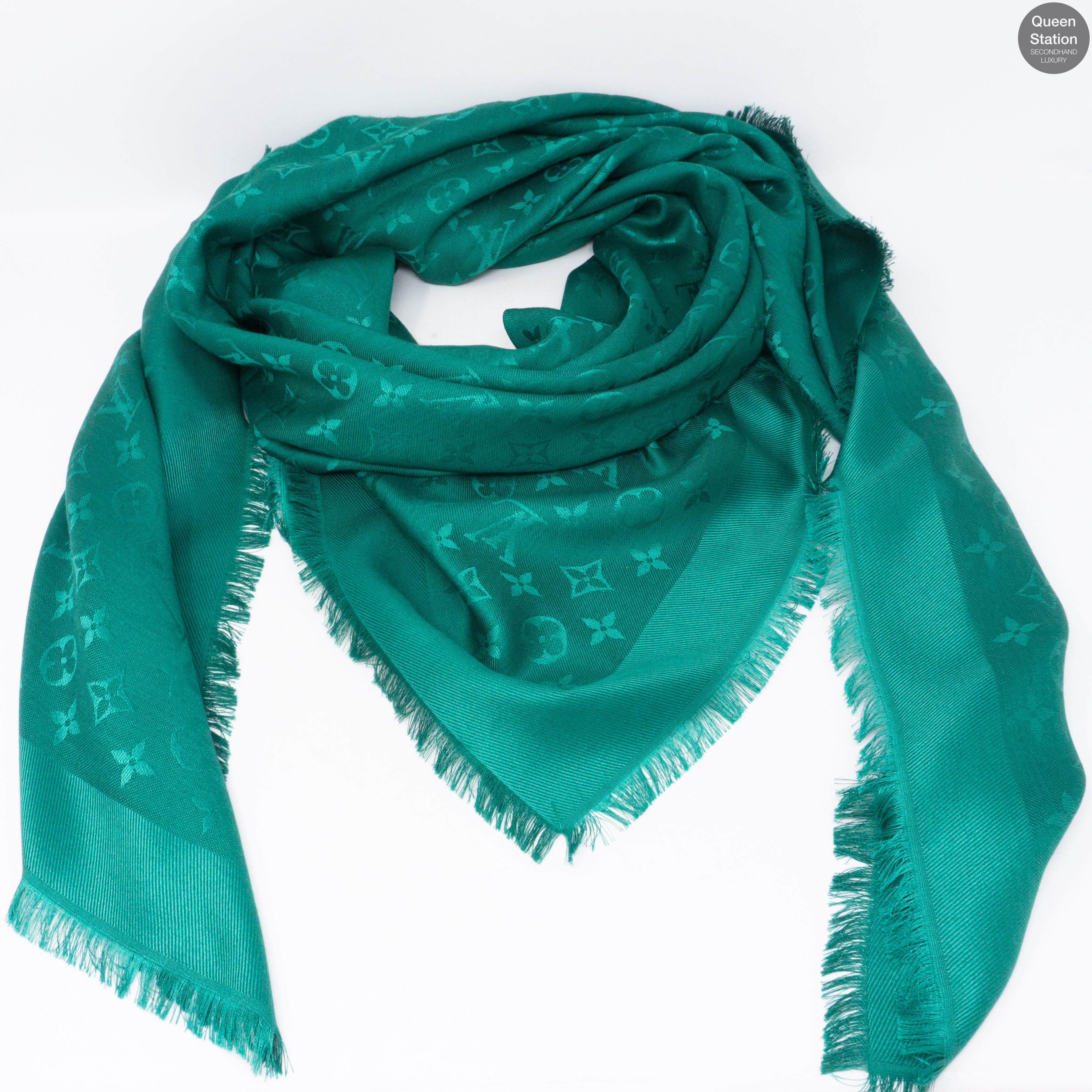 Louis Vuitton Limited Edition 'Infinity' Stole Chale Scarf in Ombre Neon  Green 100% Wool - SOLD