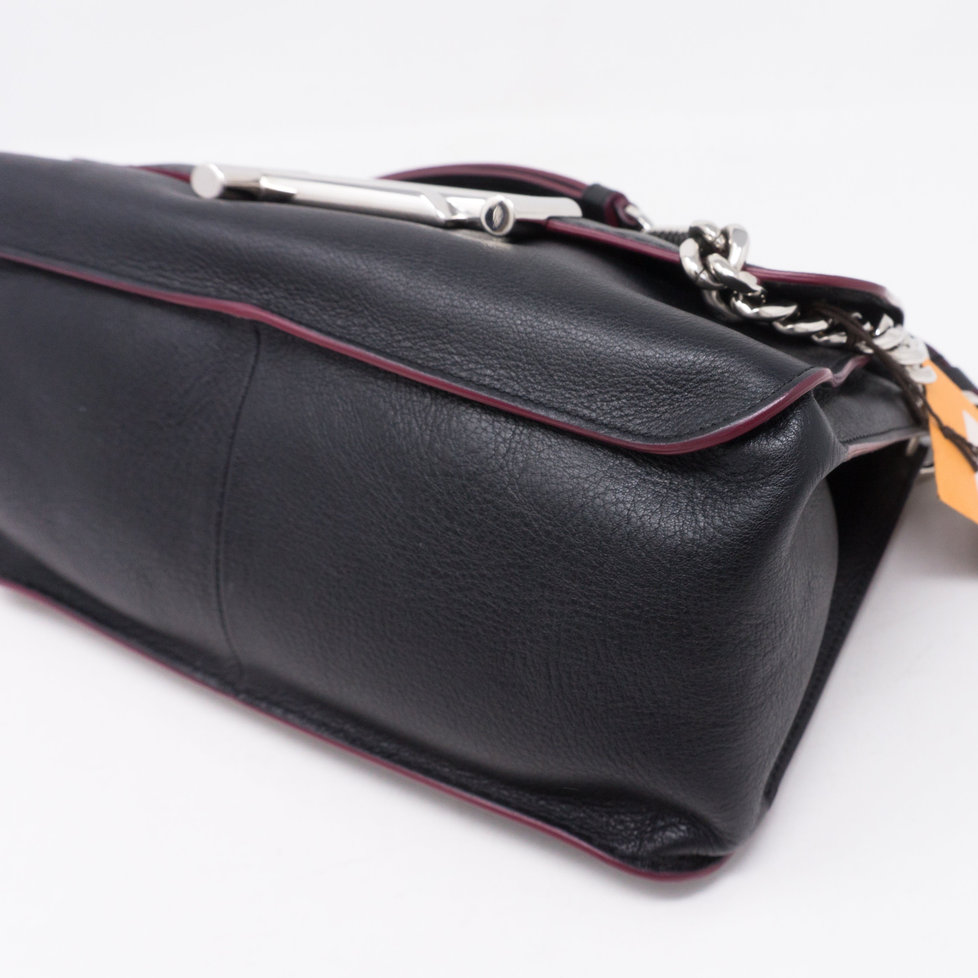 Double T Amu Messenger Bag Black