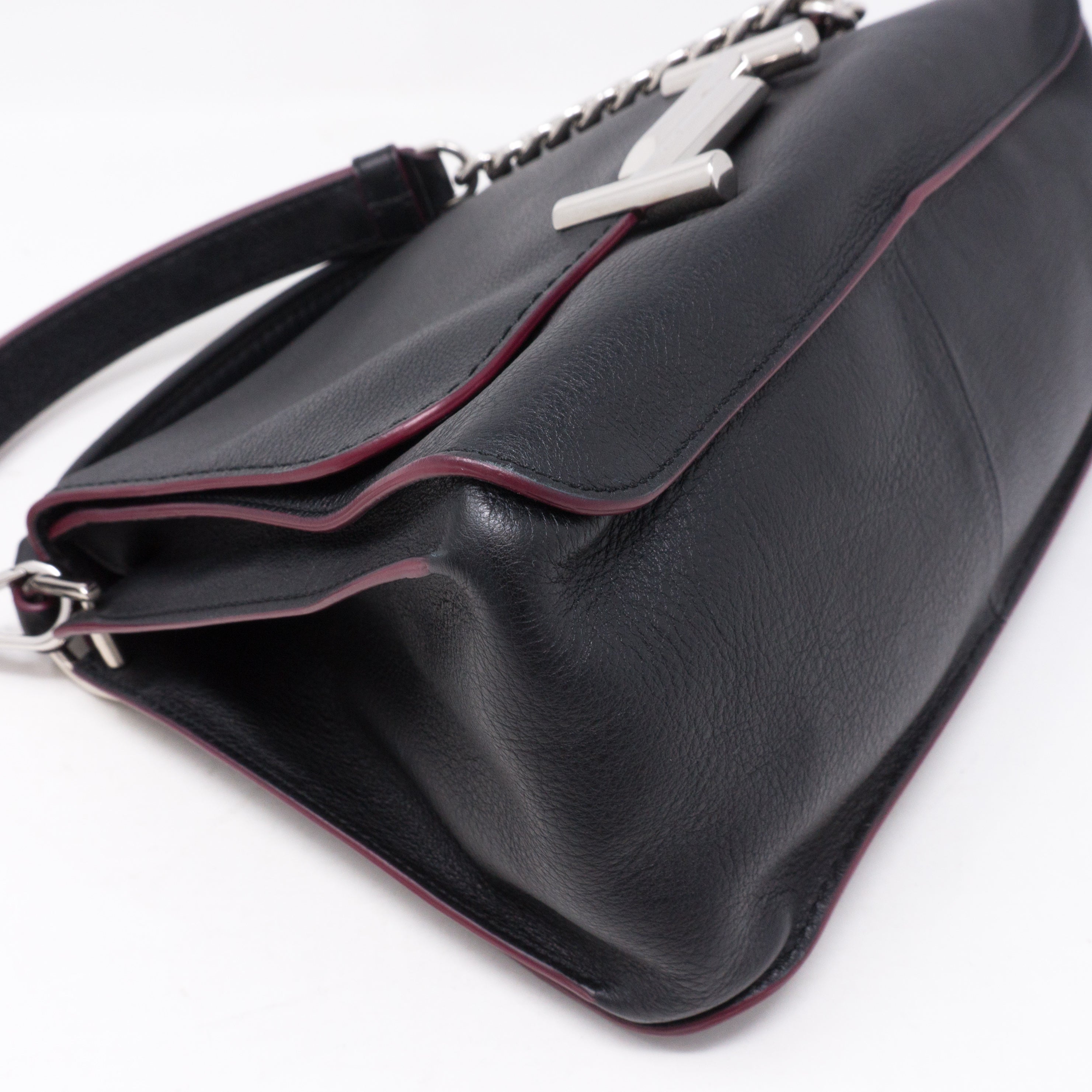 Double T Amu Messenger Bag Black