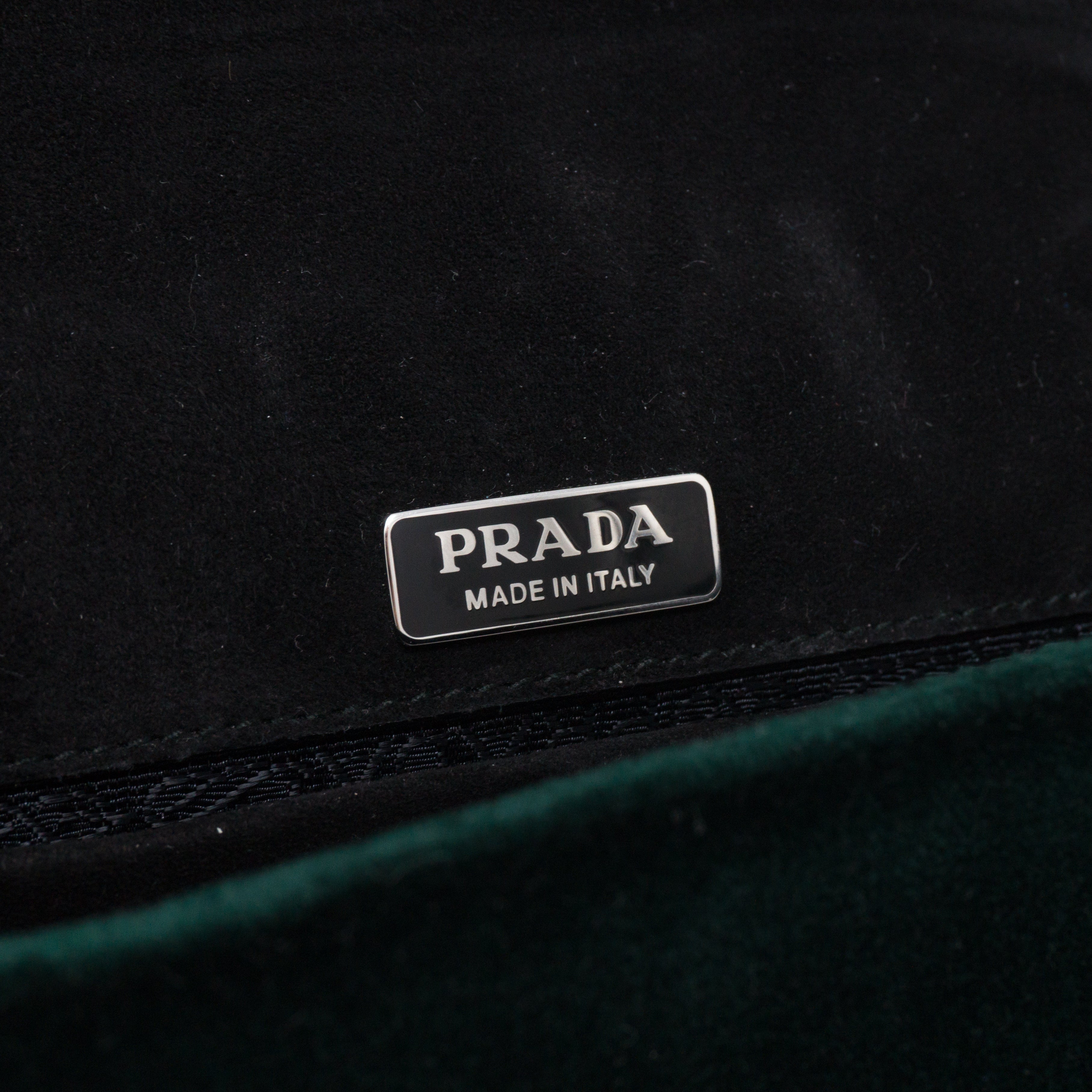 Cahier Small Lock Trunk Green Velvet