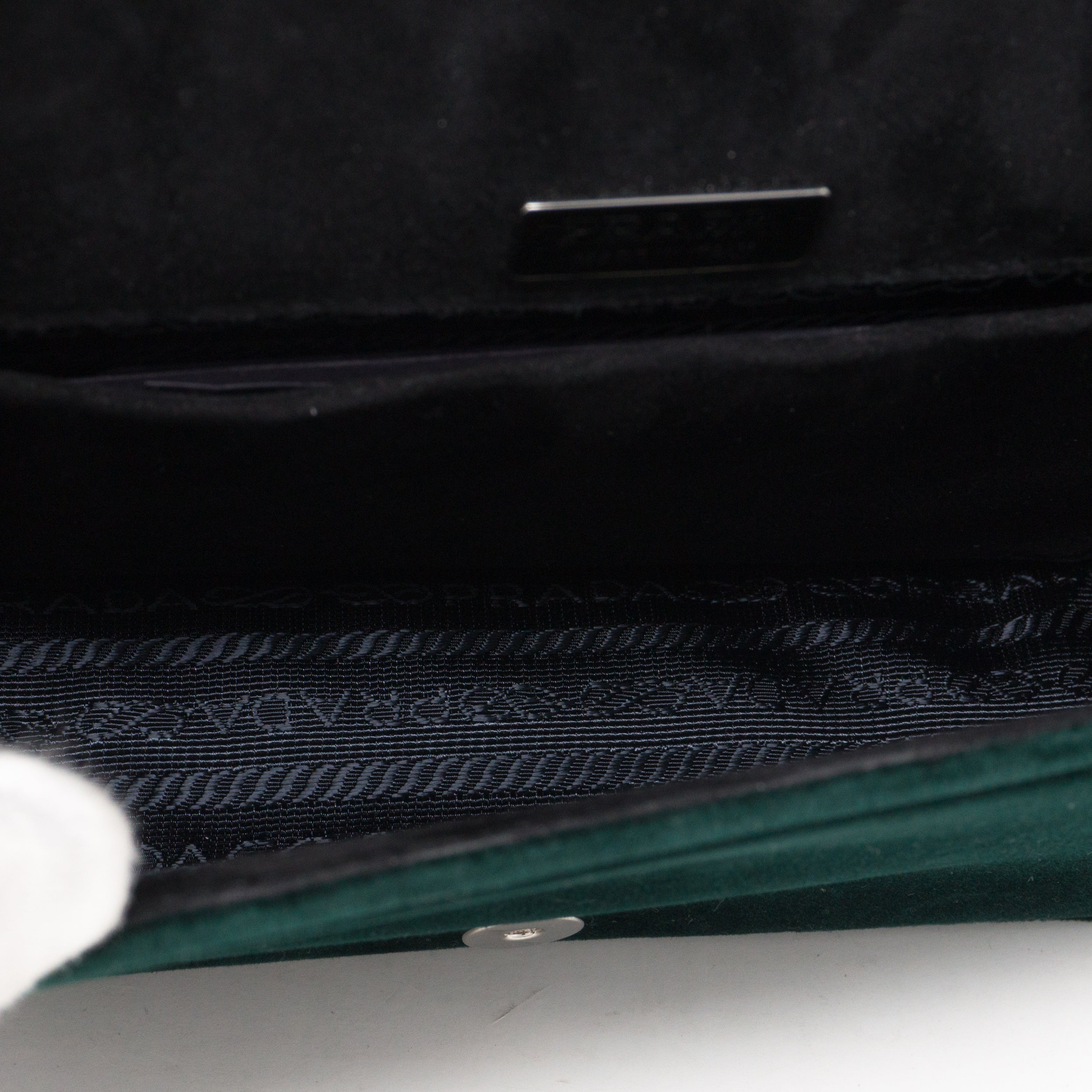 Cahier Small Lock Trunk Green Velvet