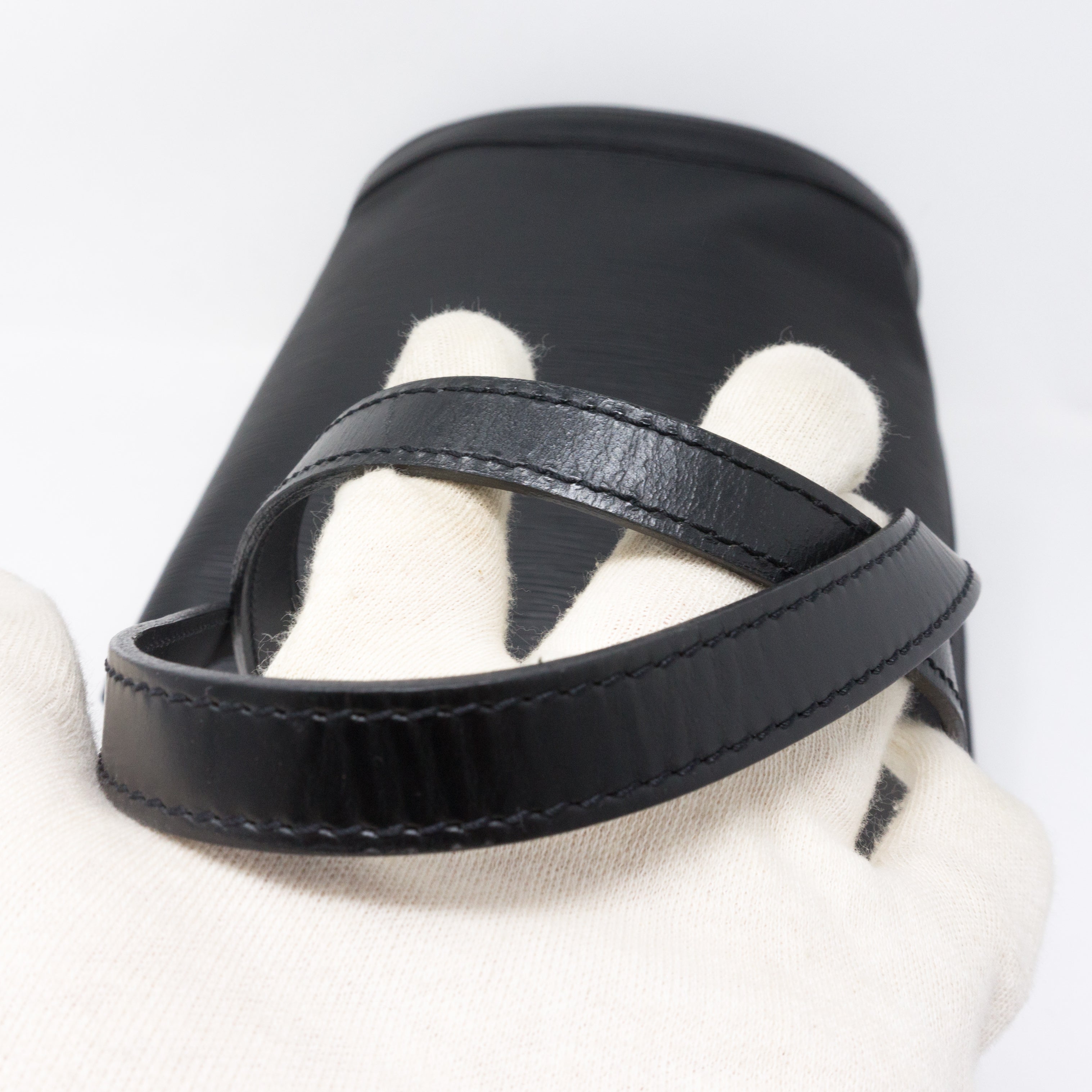Petit Bucket Black Epi Leather with Pochette
