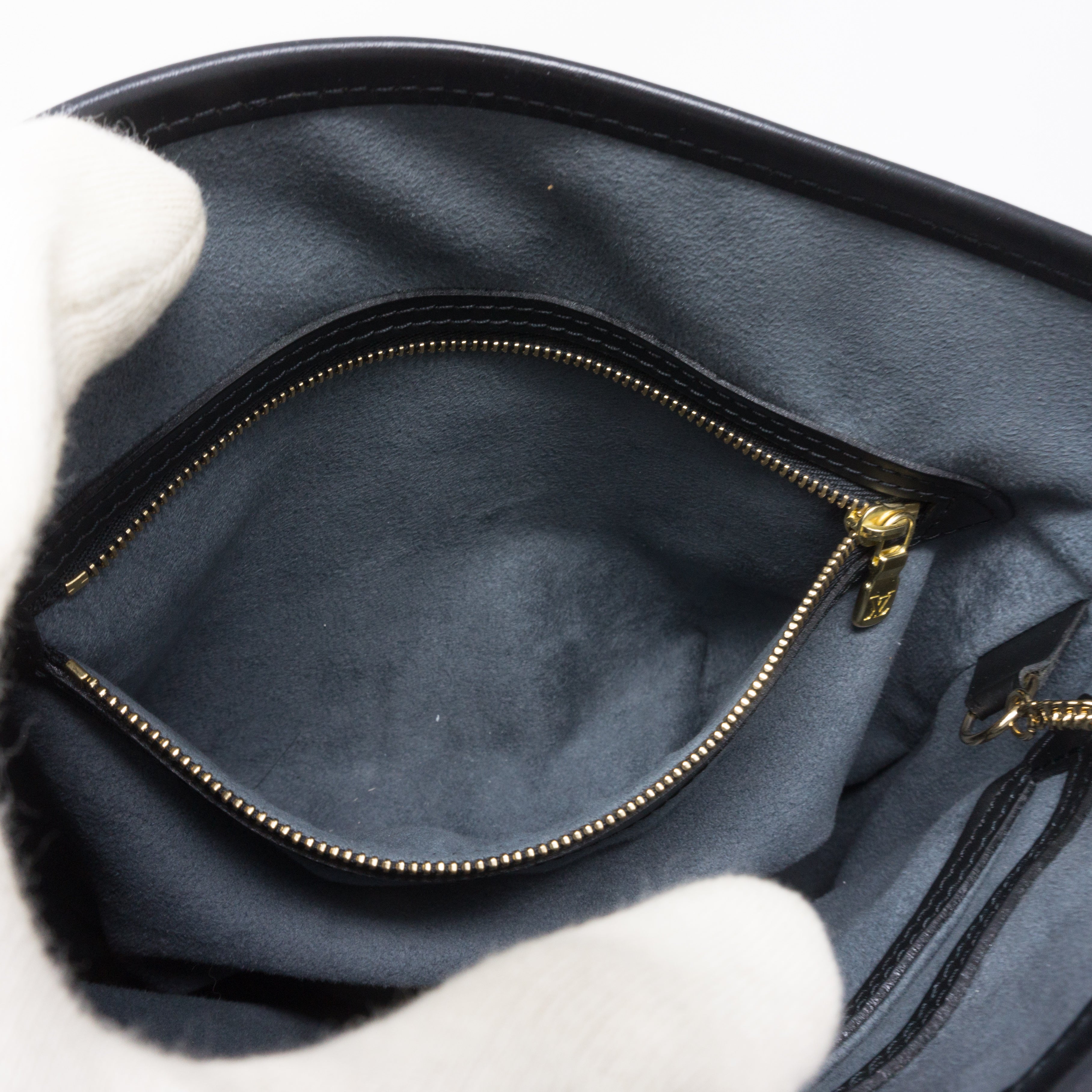 Petit Bucket Black Epi Leather with Pochette
