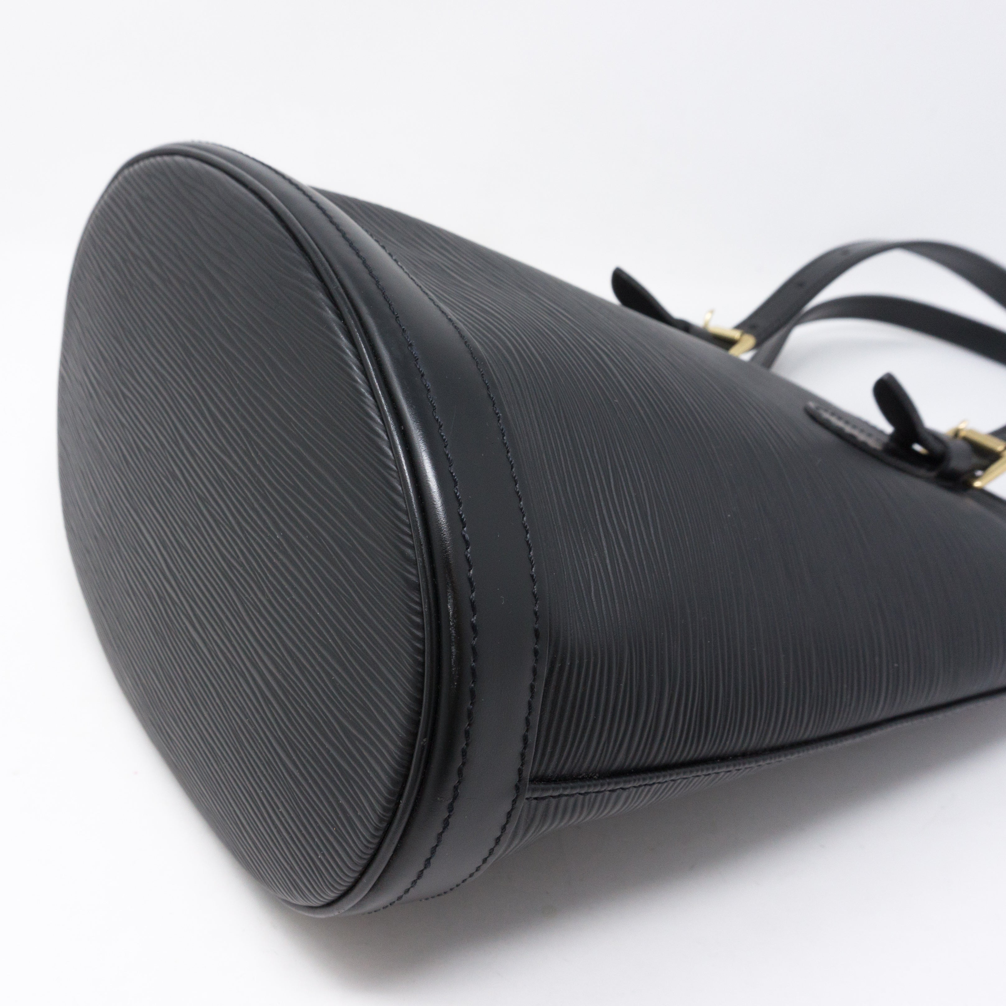 Petit Bucket Black Epi Leather with Pochette