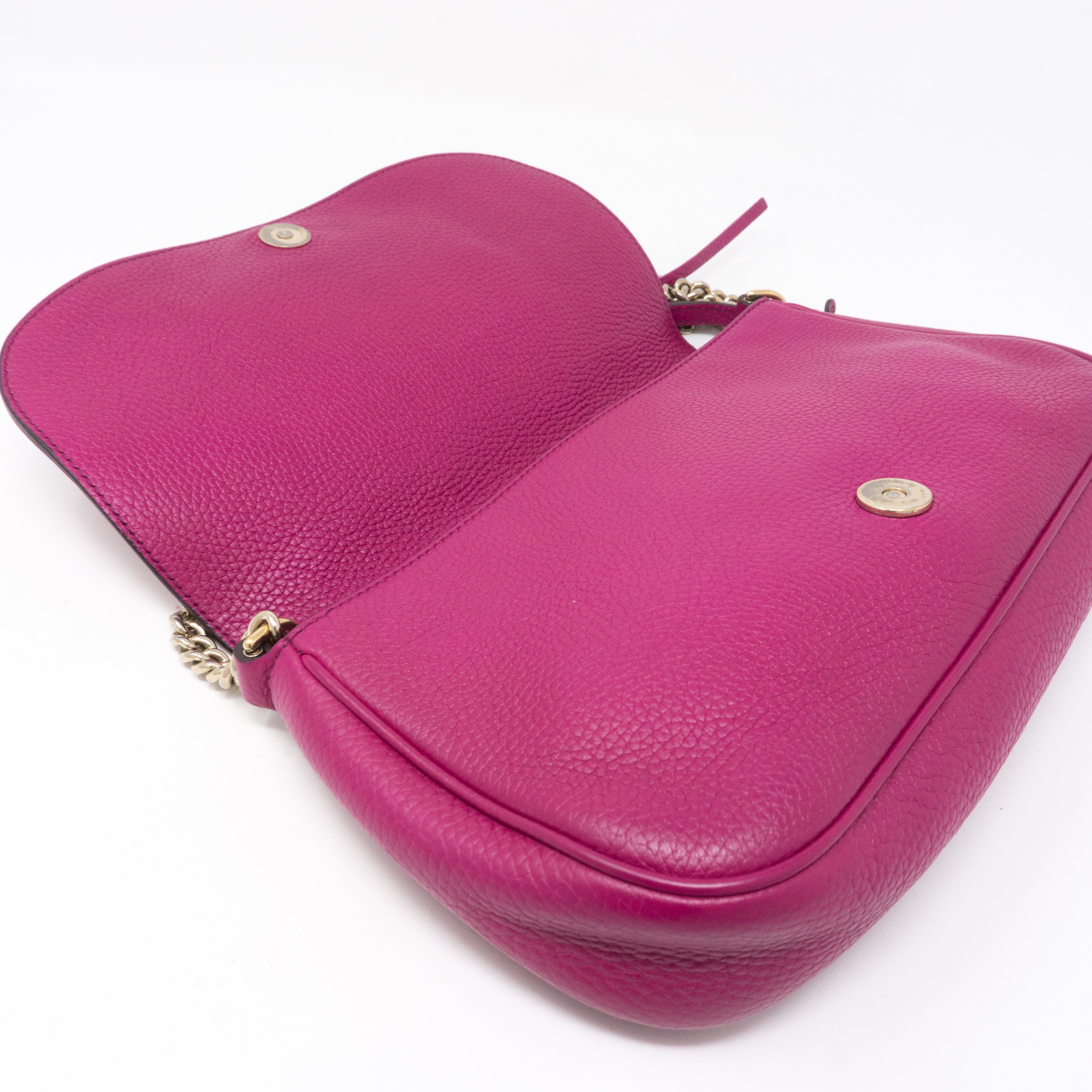 Soho Flap Chain Bag Fuchsia Leather