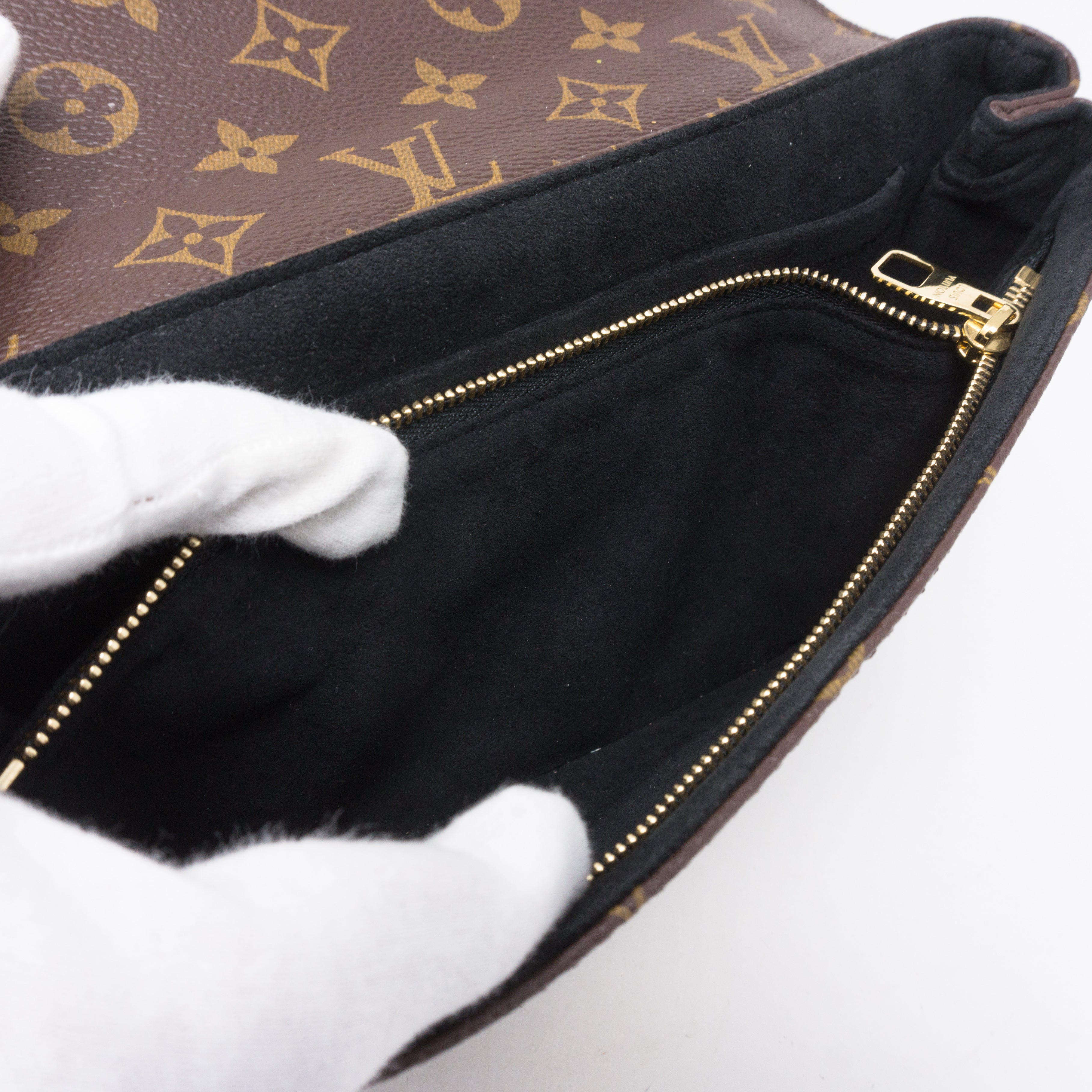 Saint Placide Monogram Black