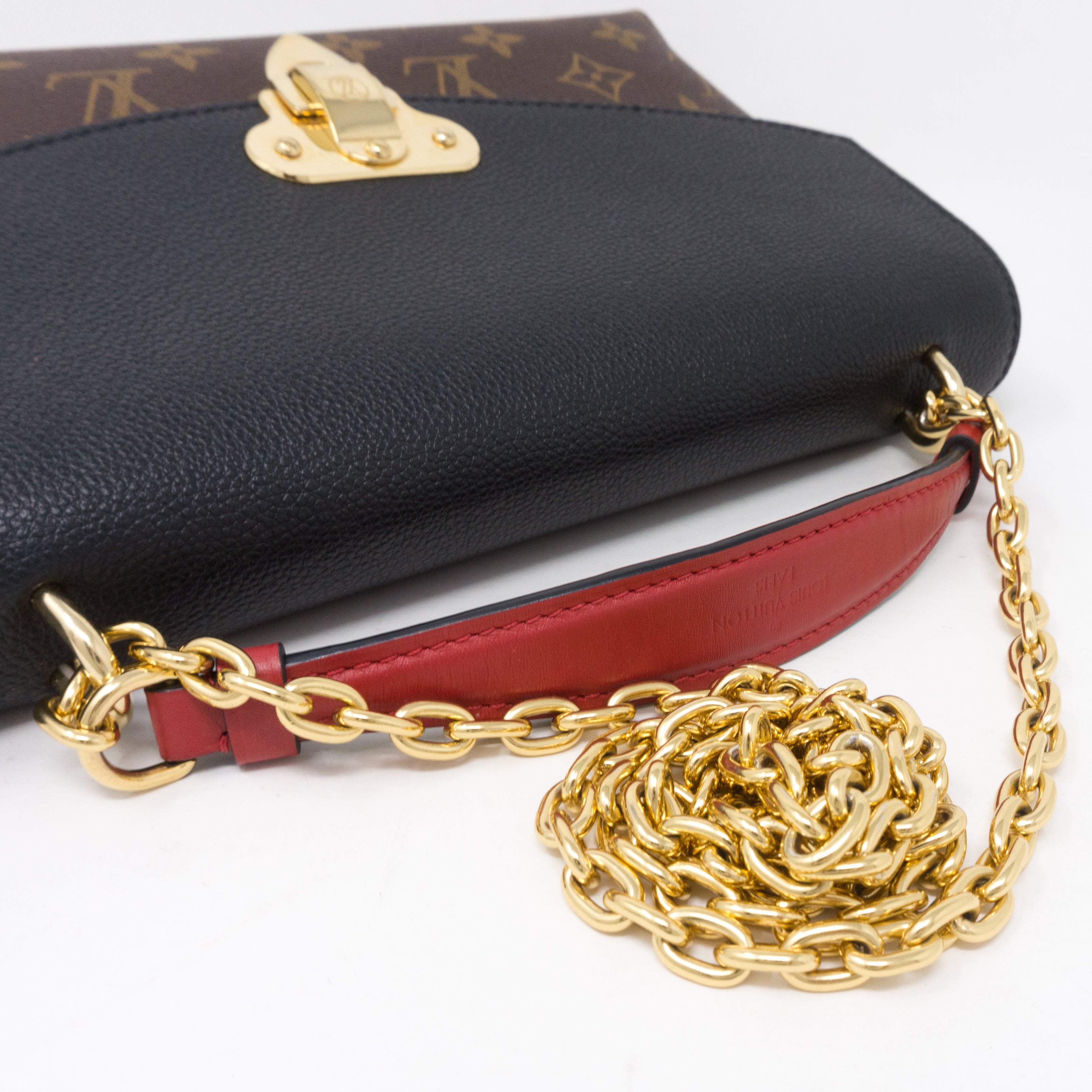 Saint Placide Monogram Black