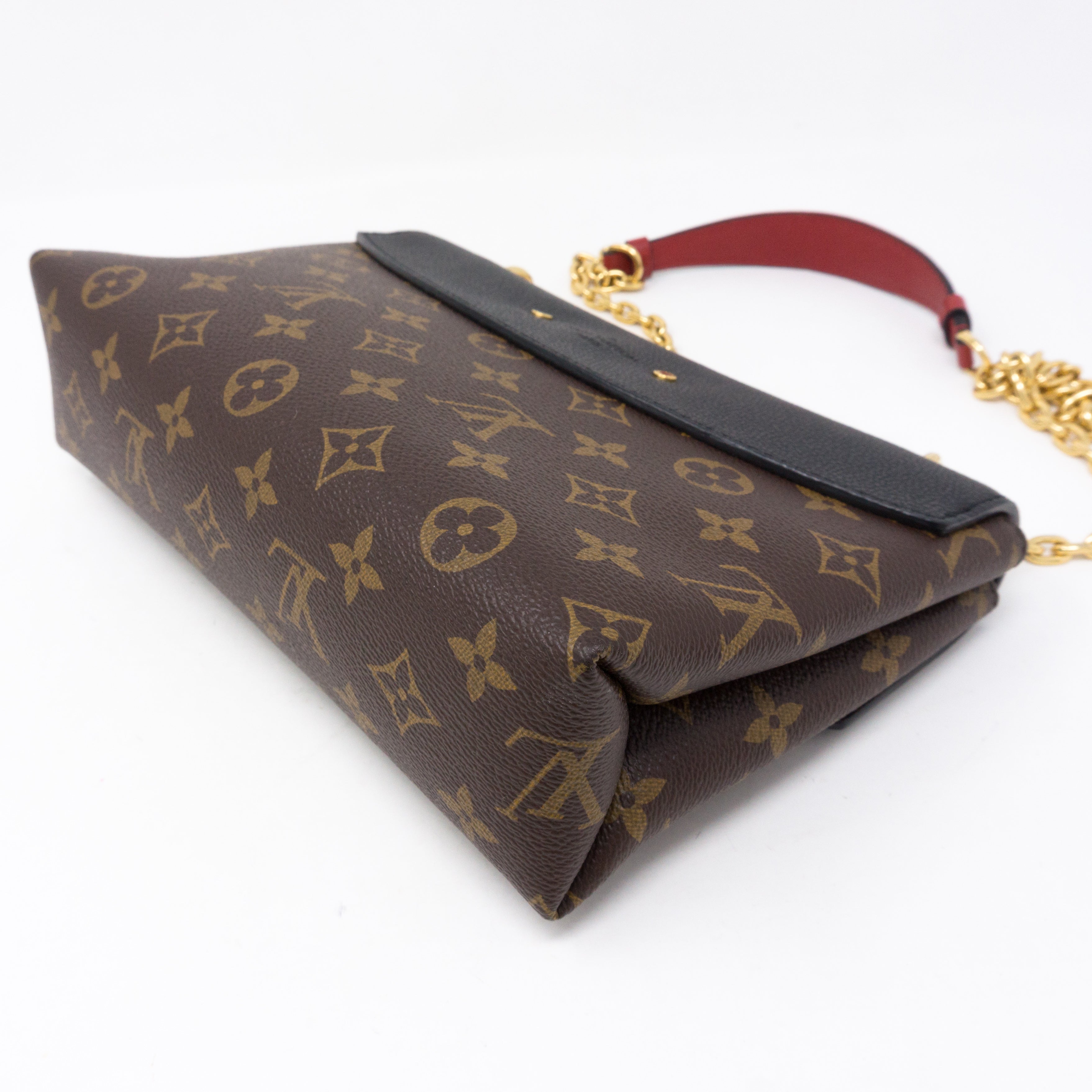 Saint Placide Monogram Black