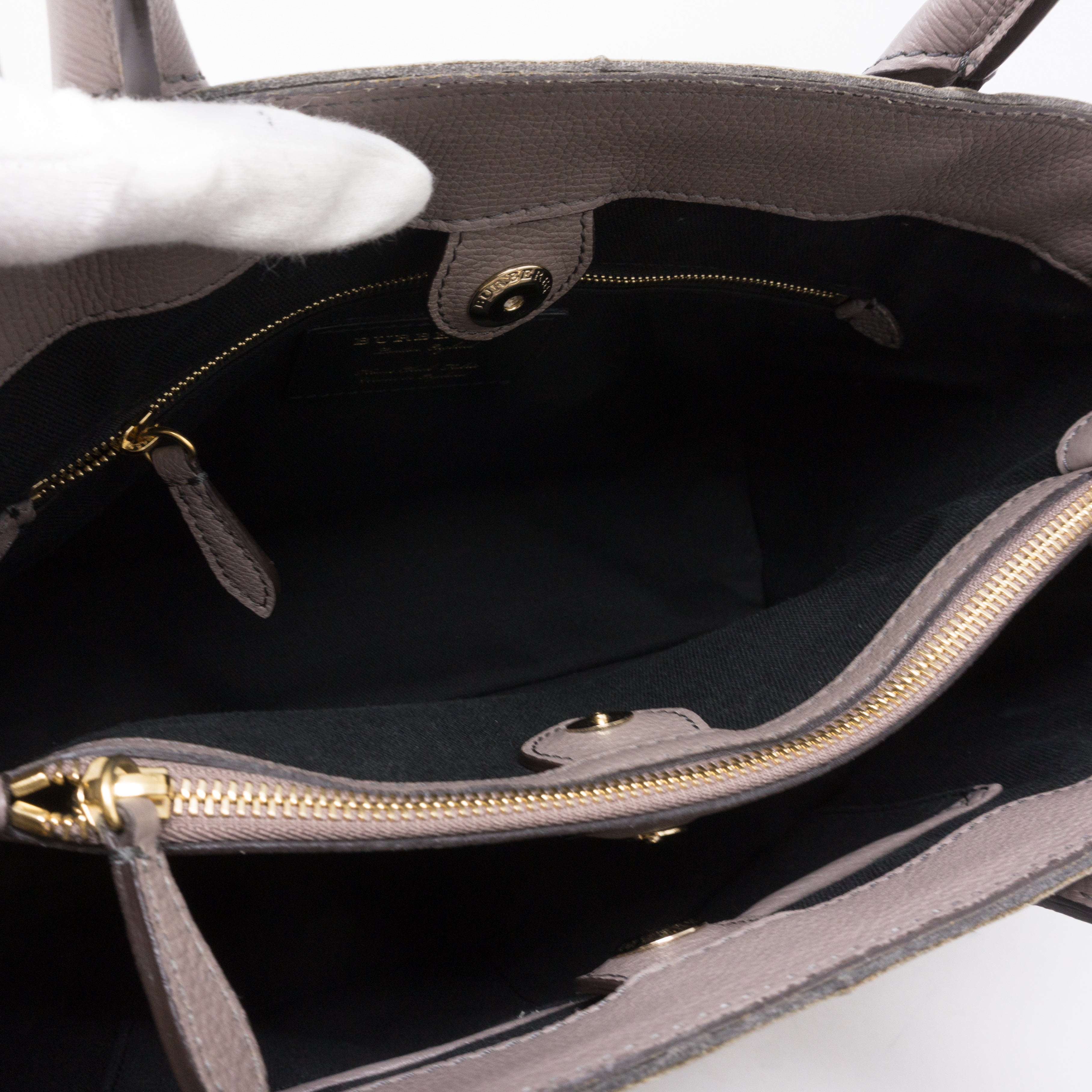 Medium Banner House Check Gray Leather