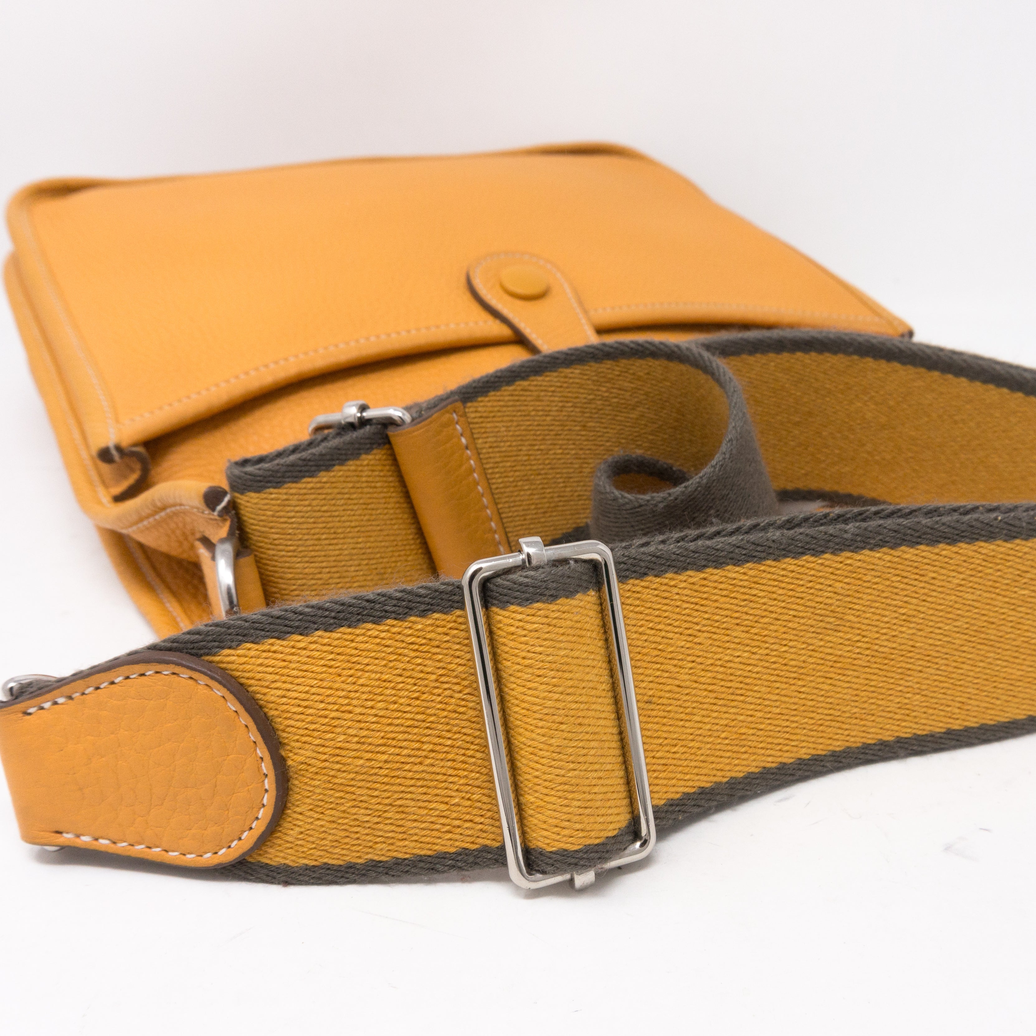 Evelyne III 29 Mustard Yellow