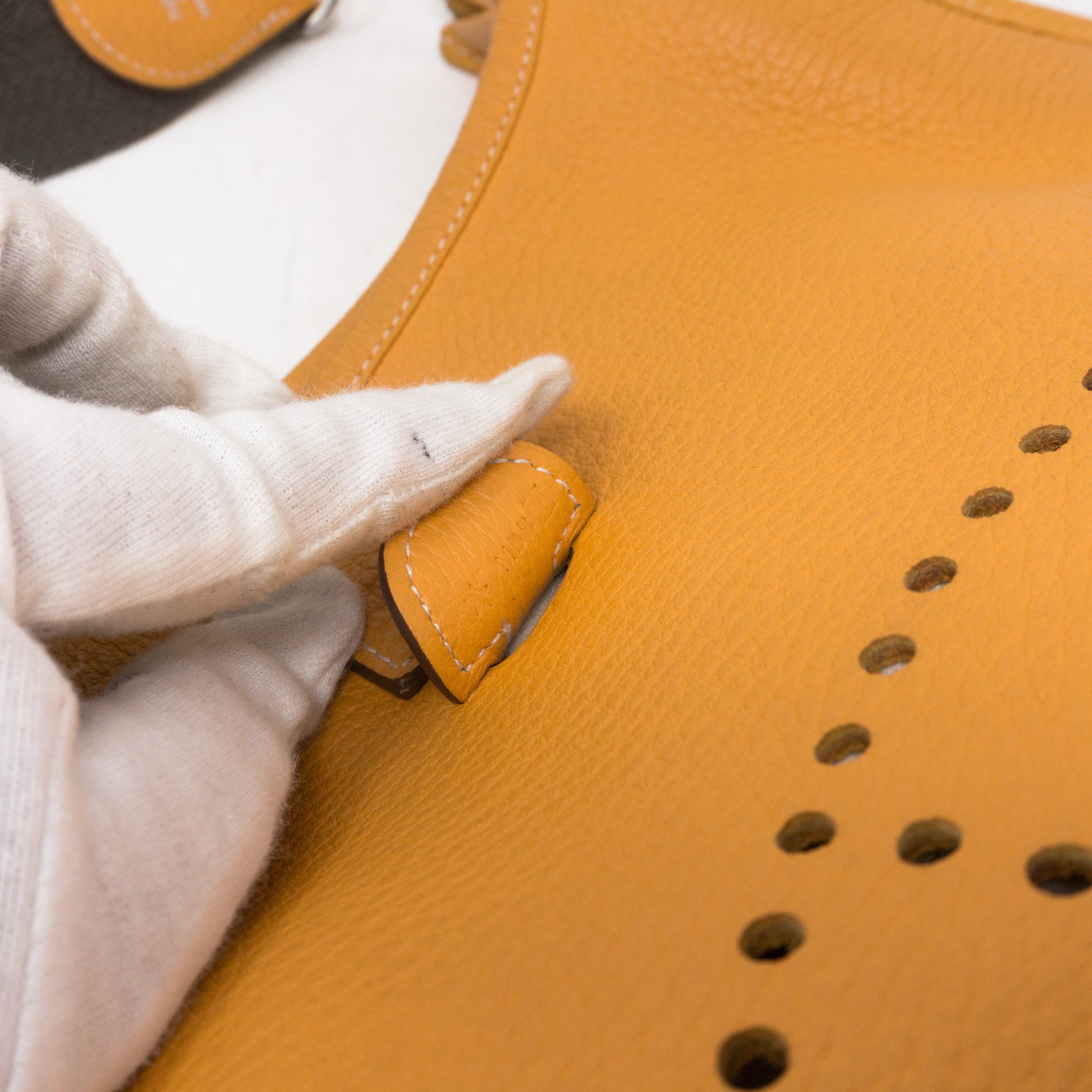 Evelyne III 29 Mustard Yellow