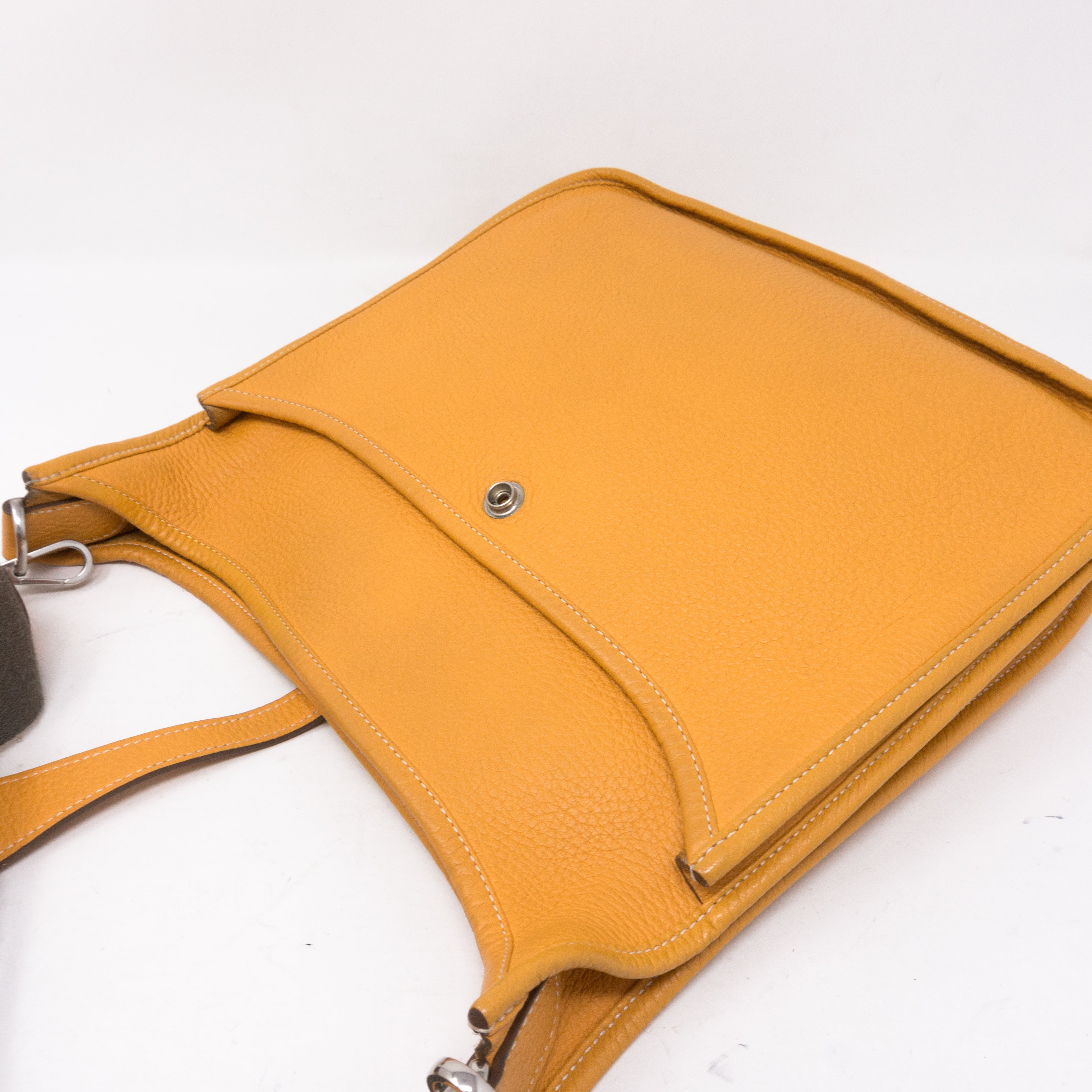 Evelyne III 29 Mustard Yellow