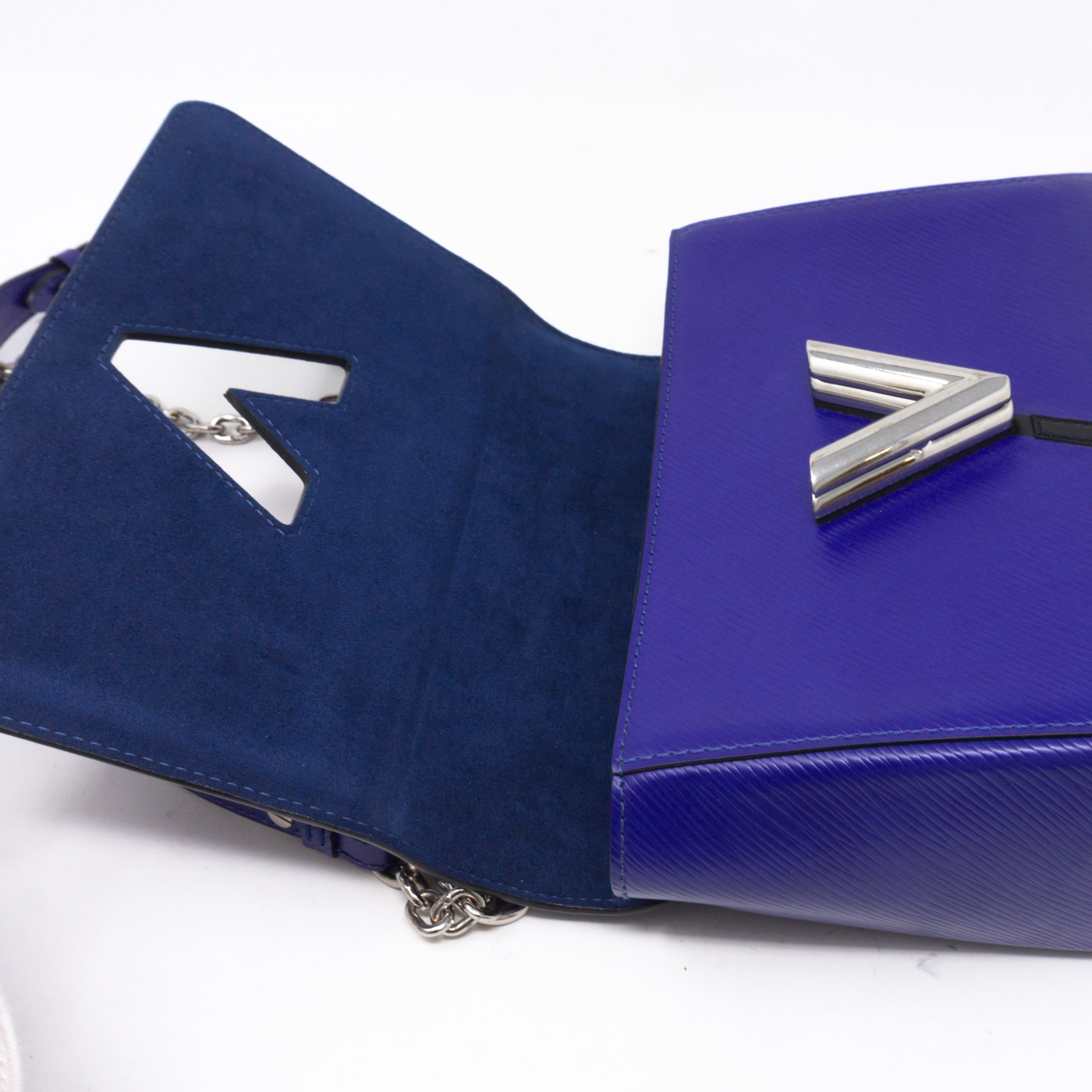 Twist MM Flamingo Blue Epi Leather