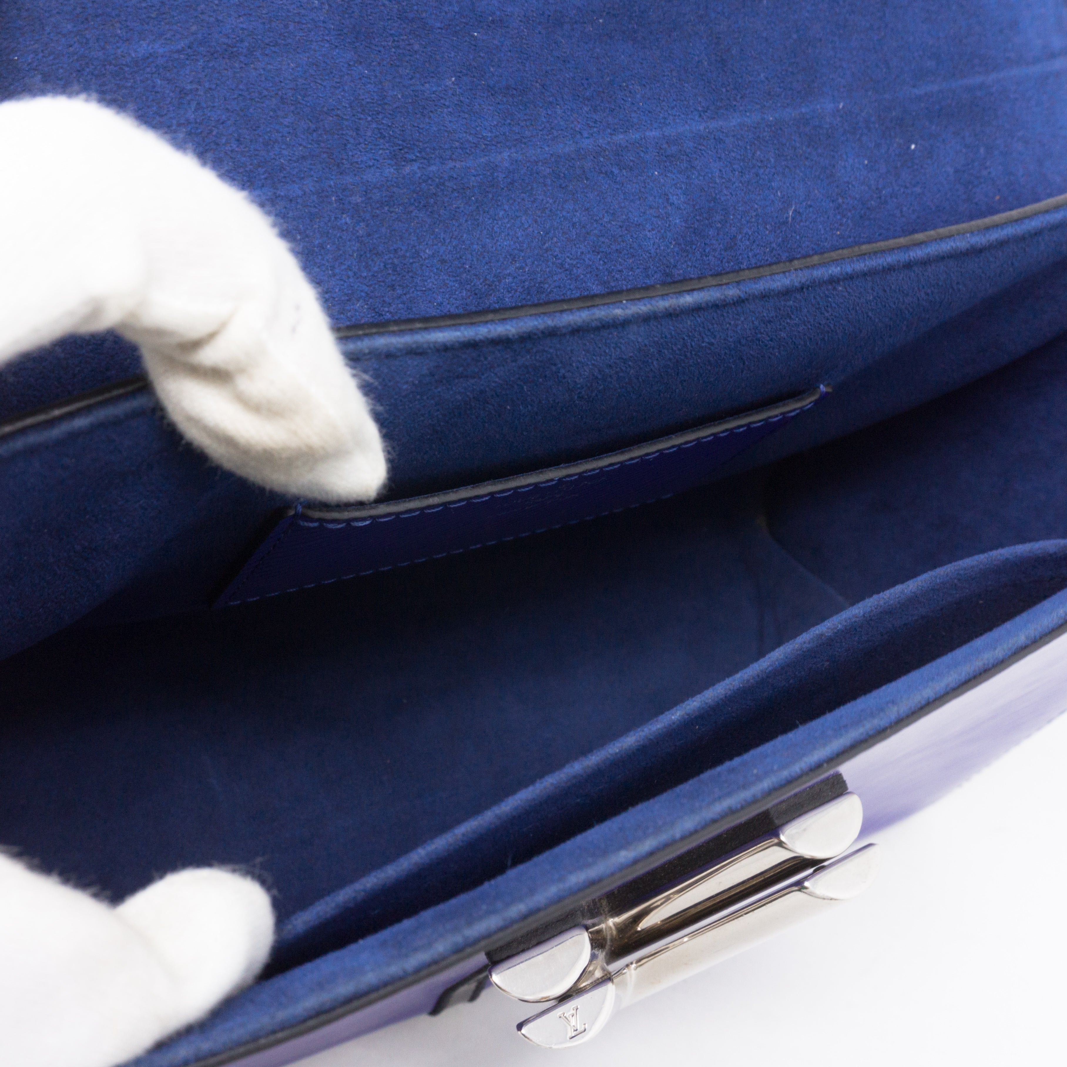 Twist MM Flamingo Blue Epi Leather