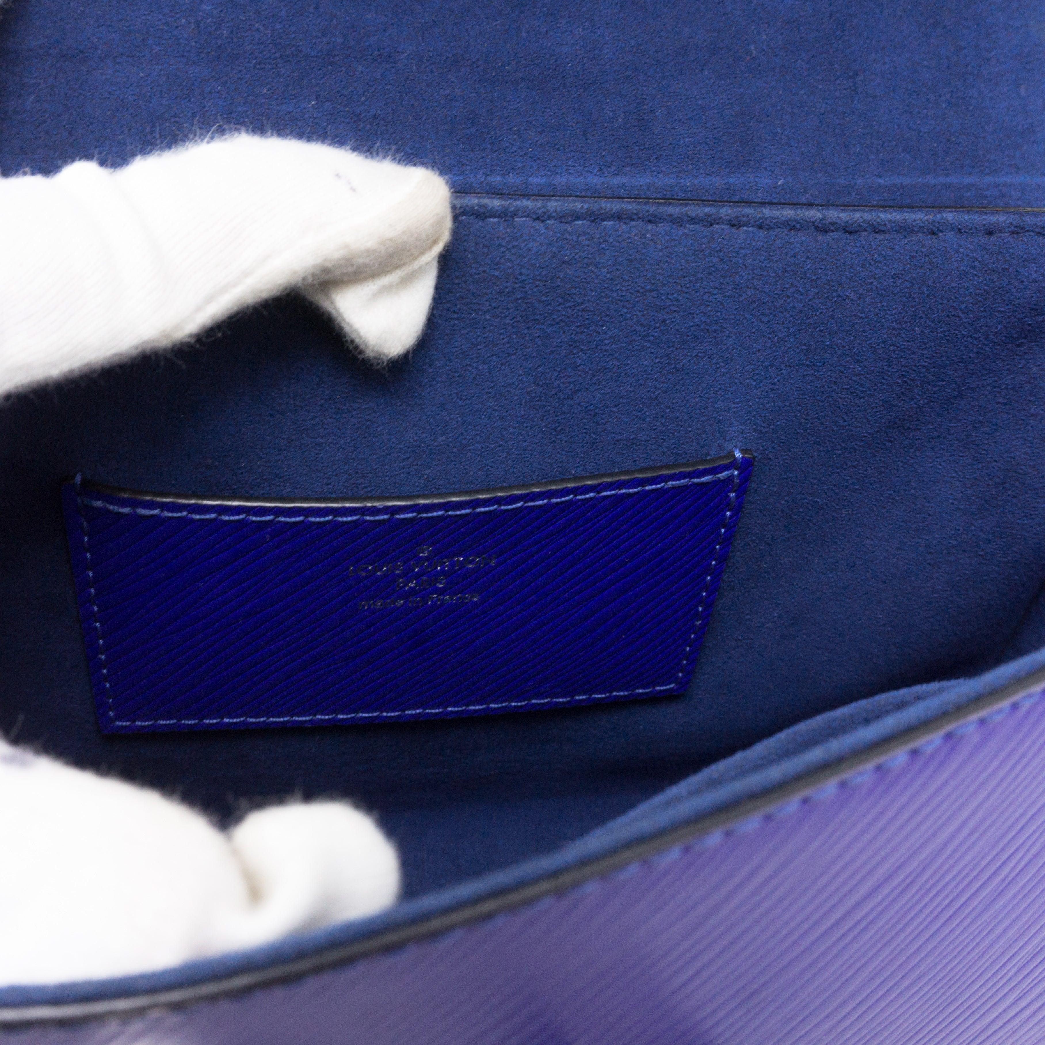 Twist MM Flamingo Blue Epi Leather