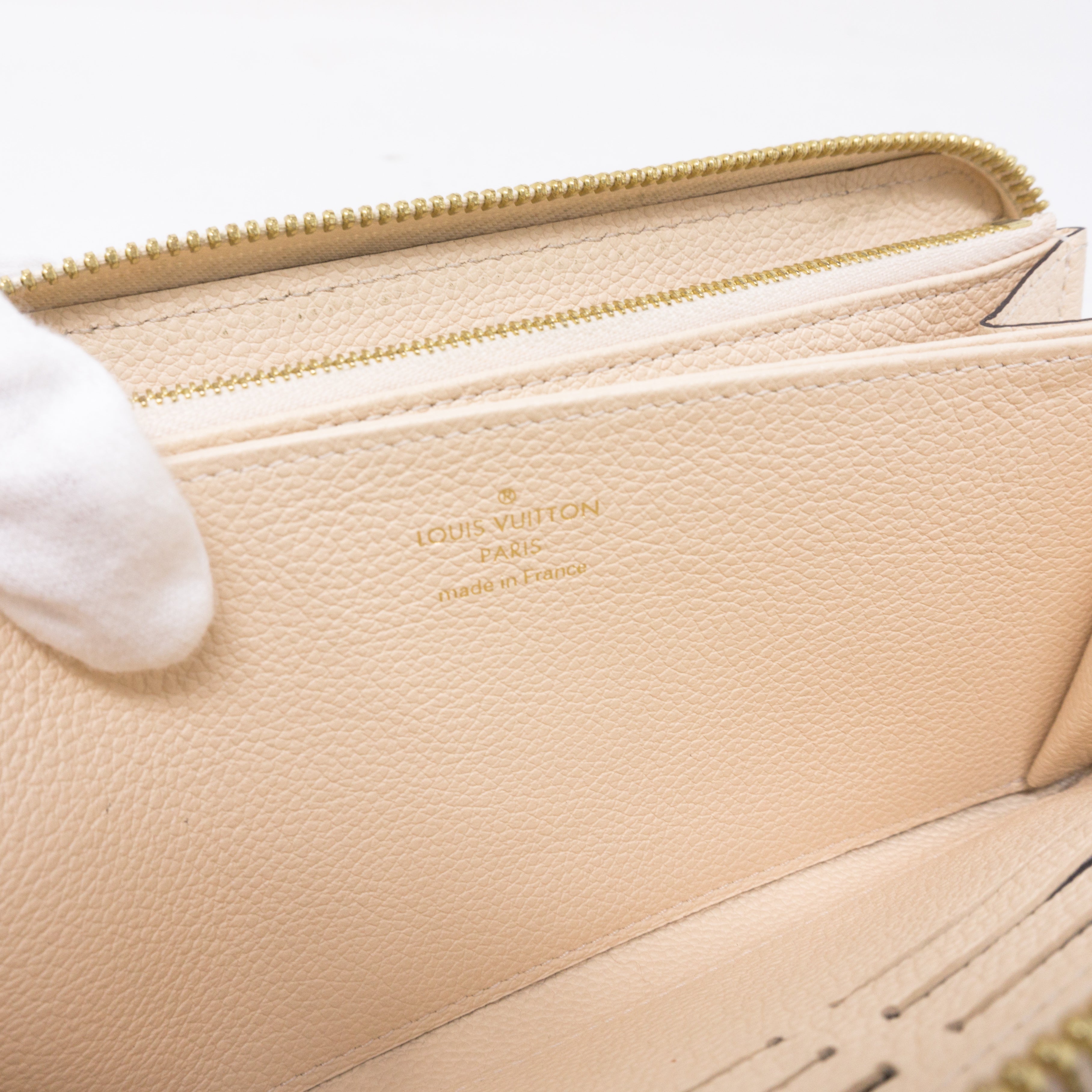 Zippy Wallet White Monogram Empreinte