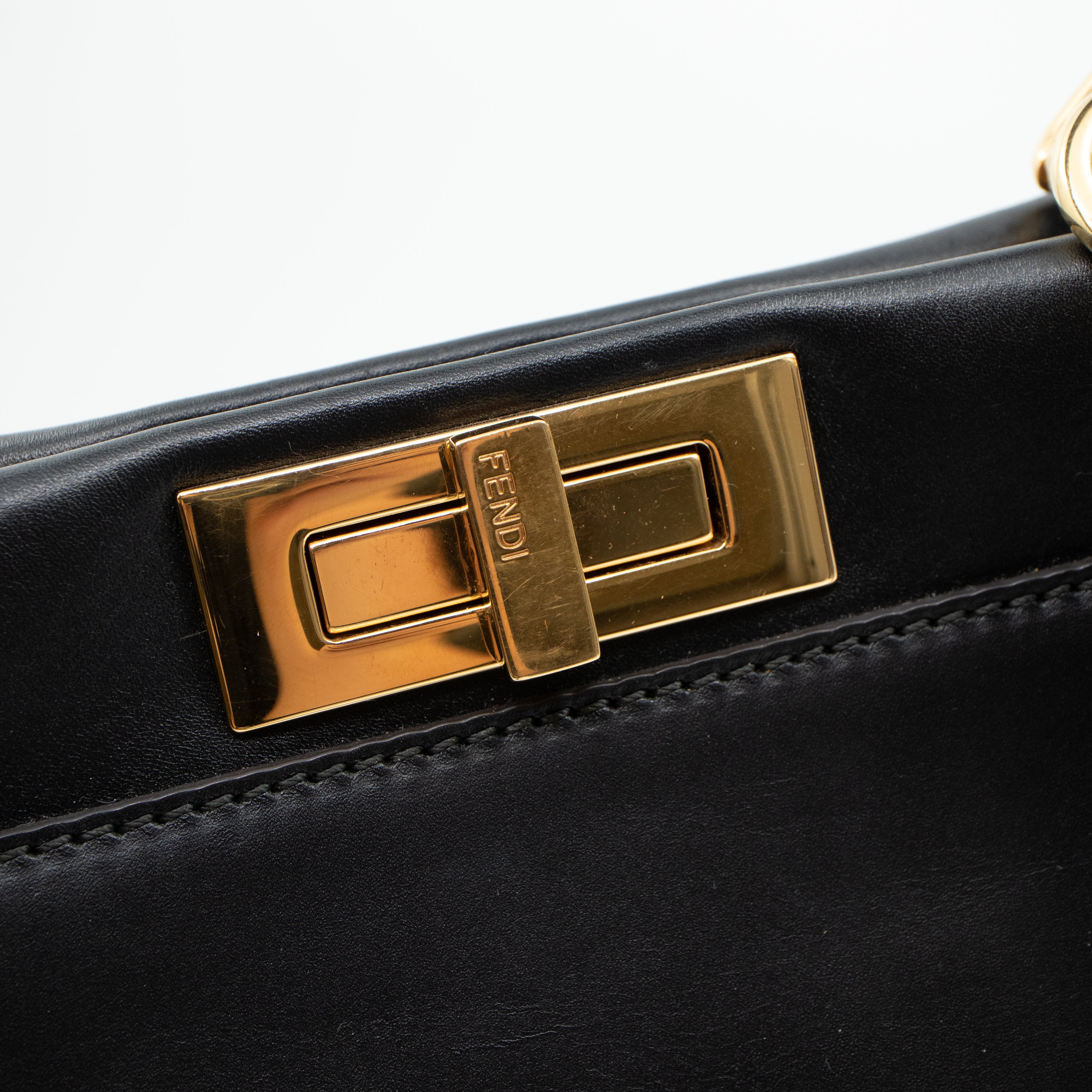 Peekaboo Iconic Medium Black Leather