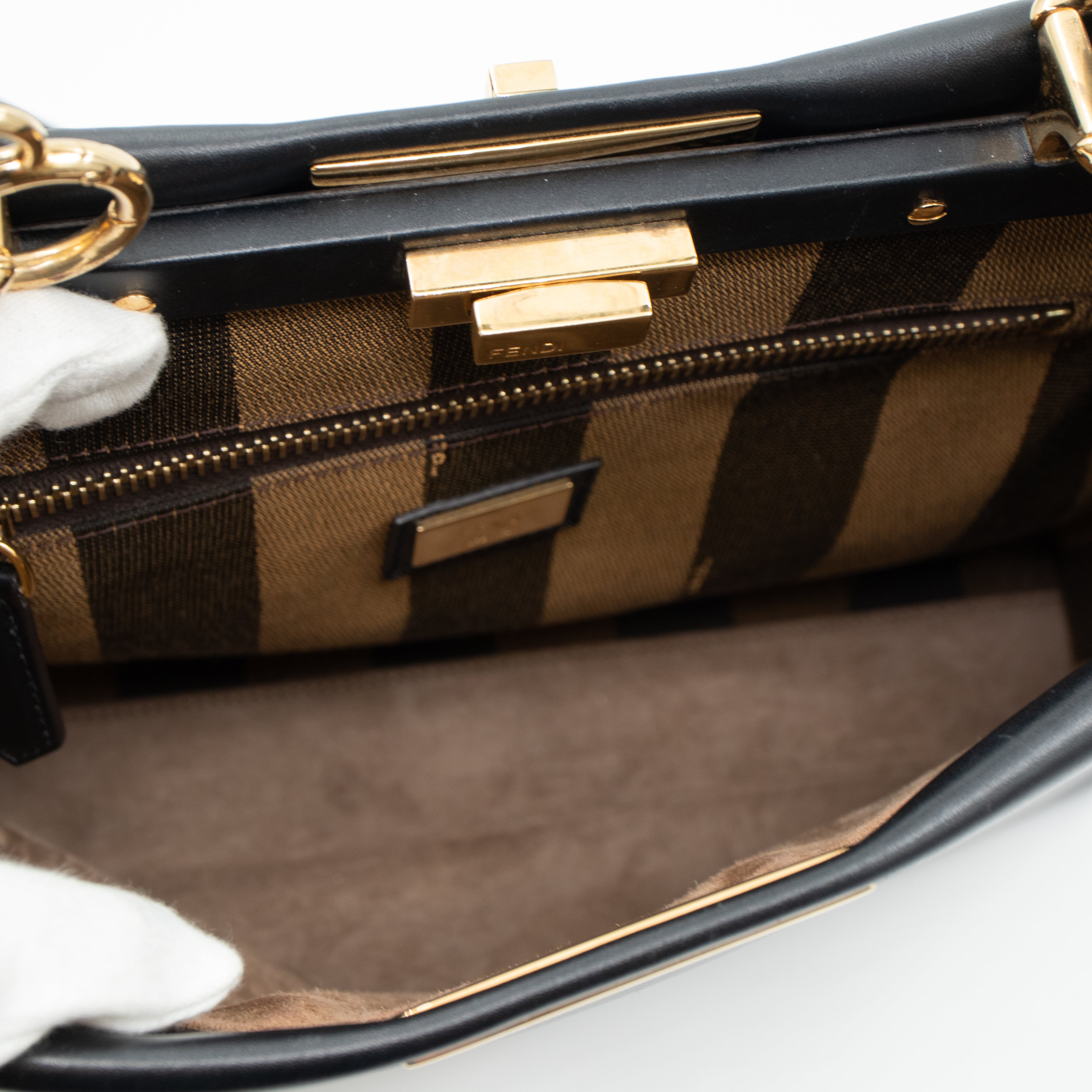 Peekaboo Iconic Medium Black Leather