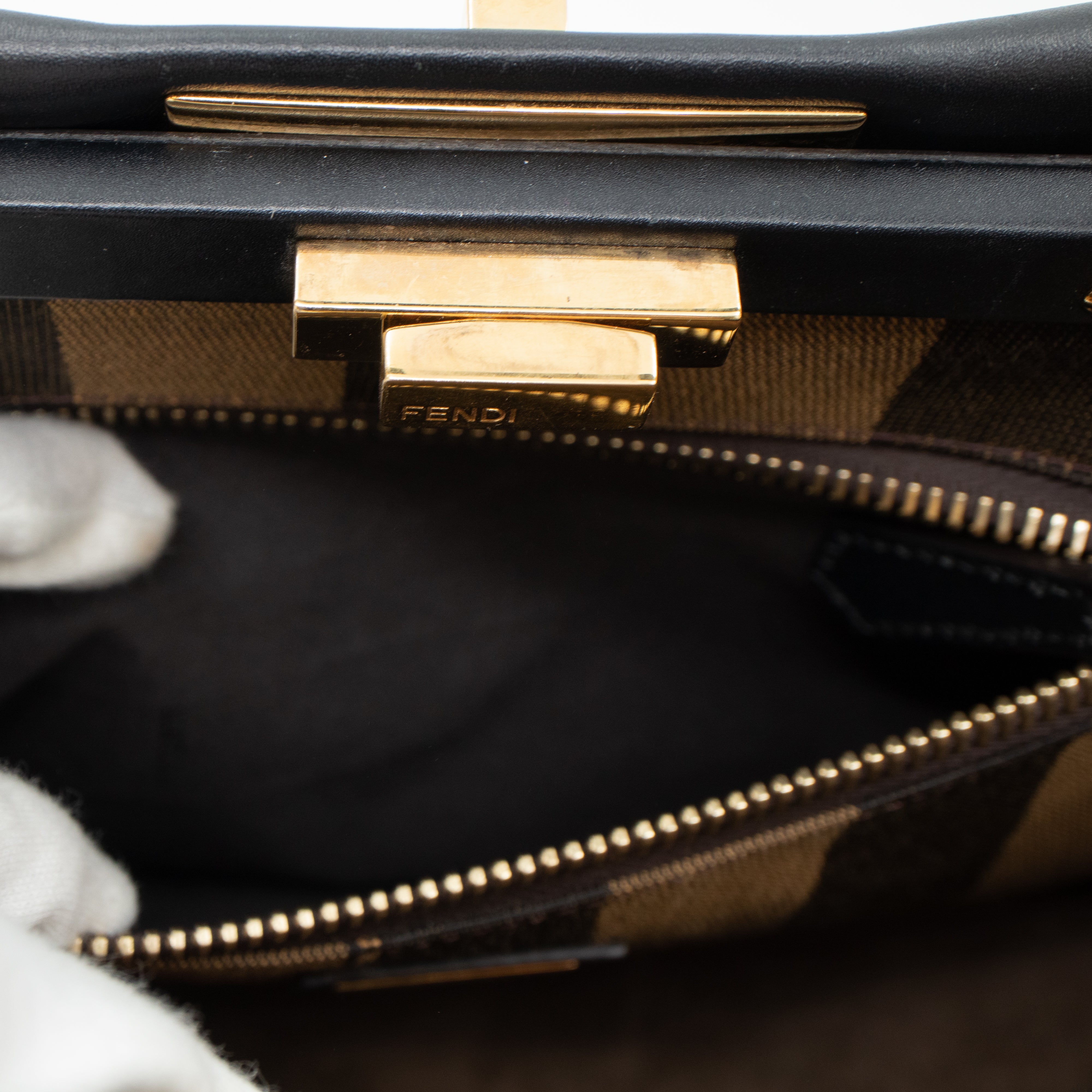 Peekaboo Iconic Medium Black Leather