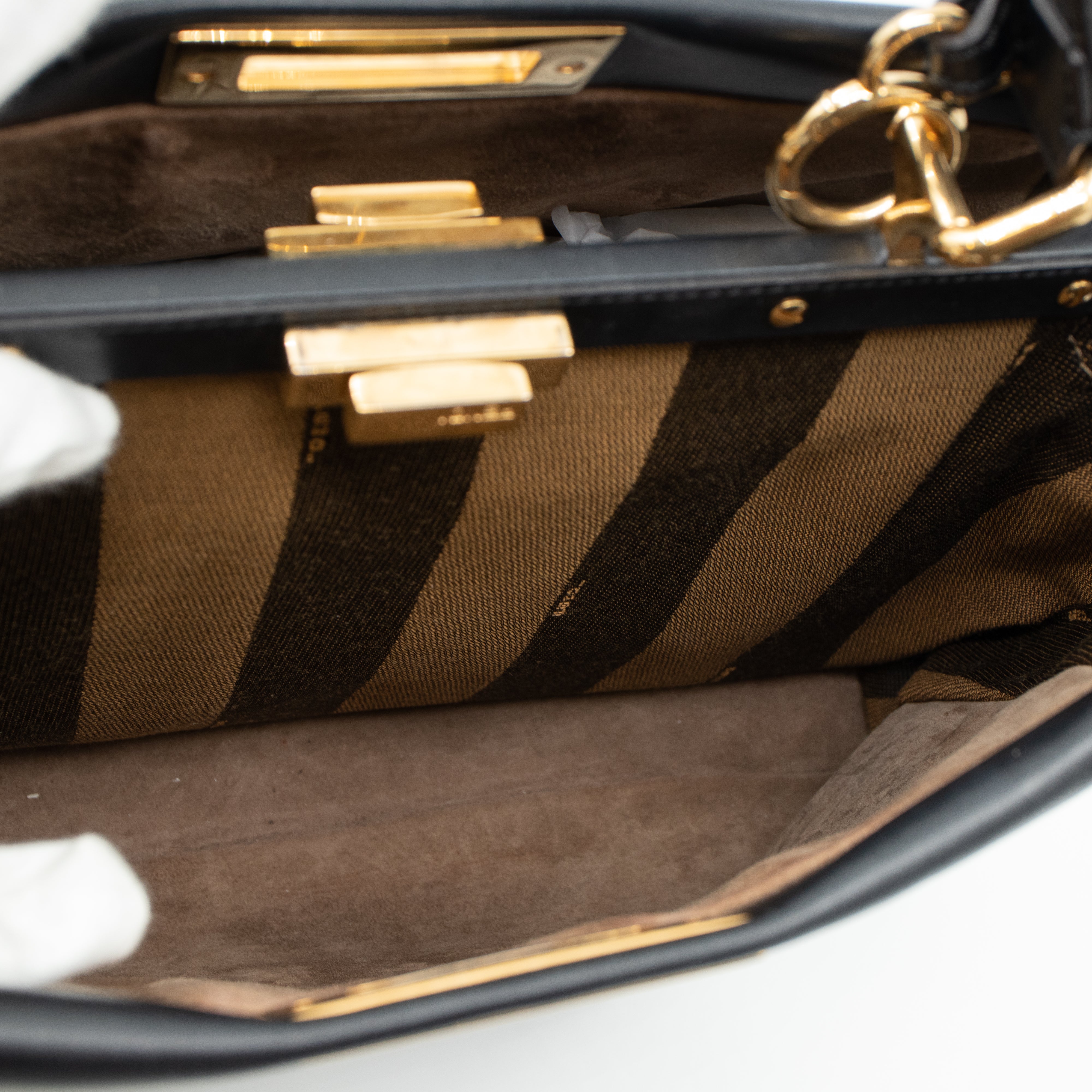 Peekaboo Iconic Medium Black Leather