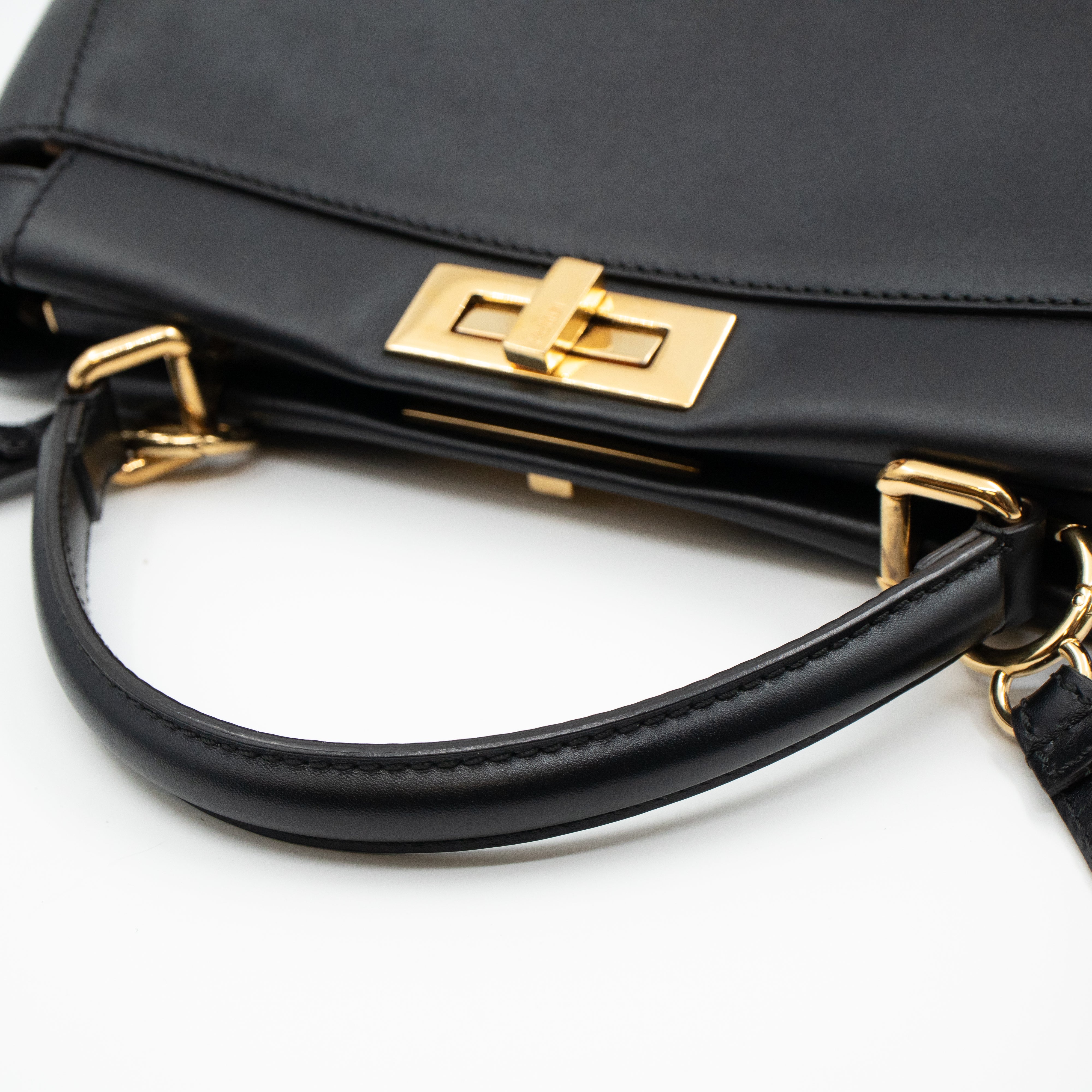 Peekaboo Iconic Medium Black Leather