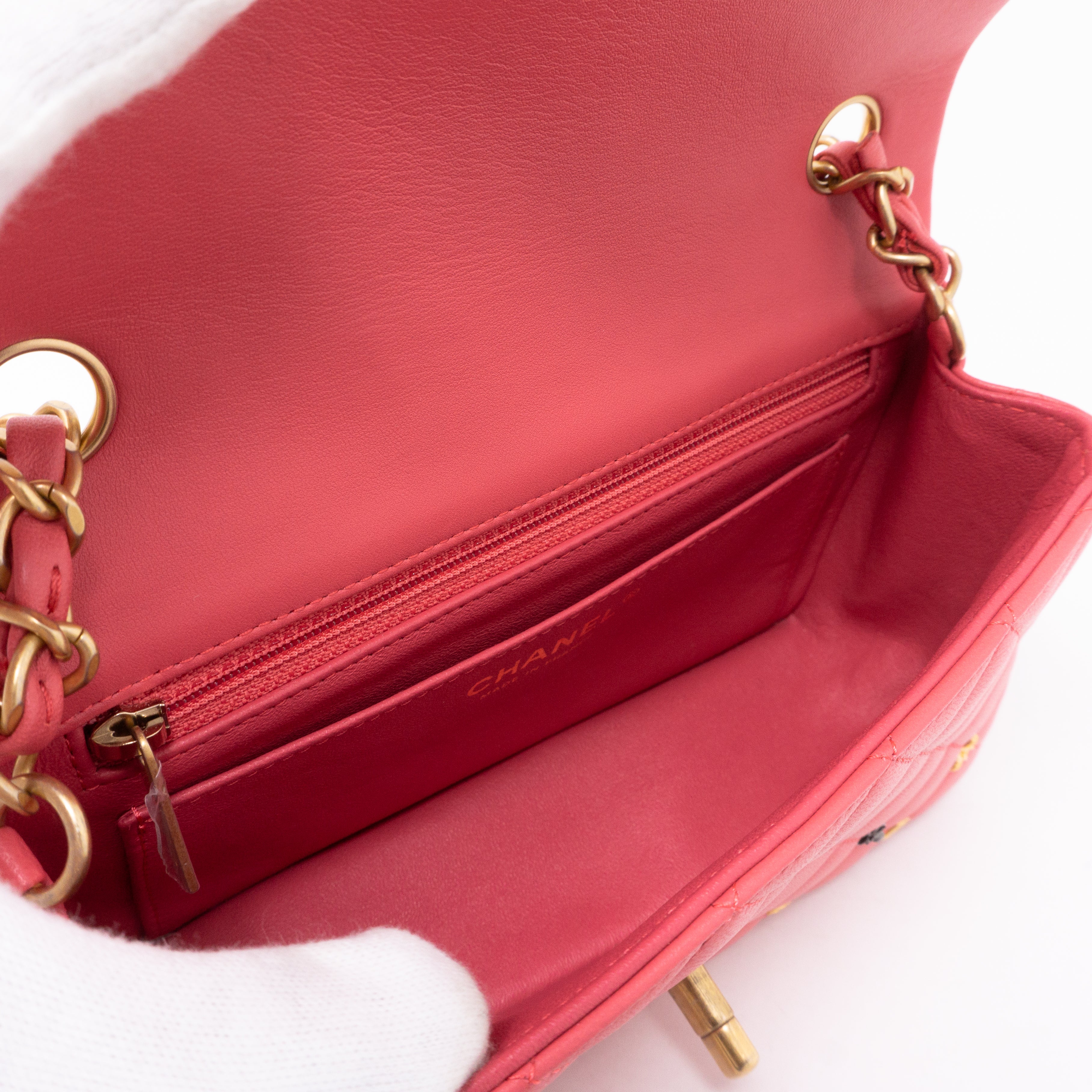 Classic Single Flap Mini Charms Pink Leather