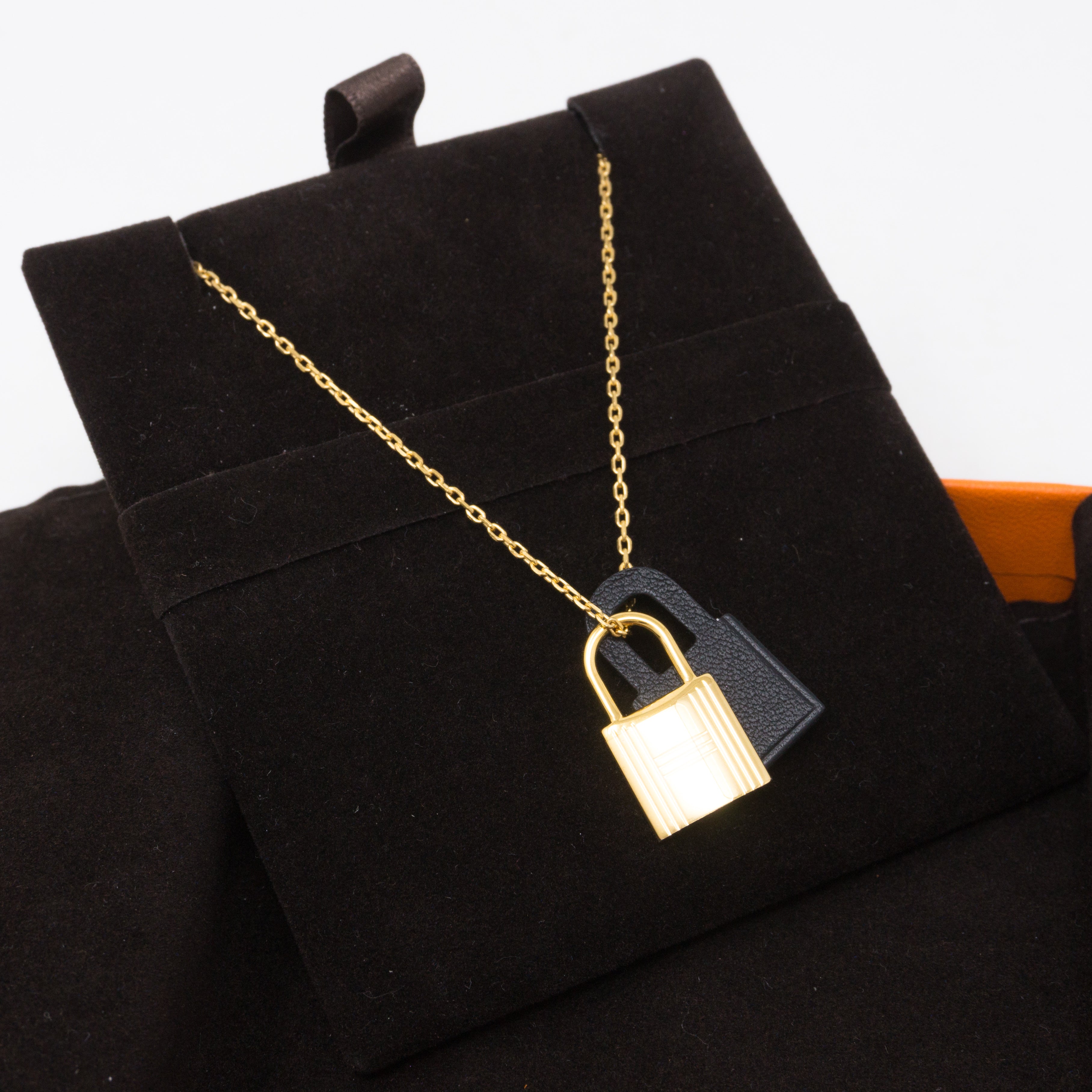 O'Kelly Pendant Gold Black