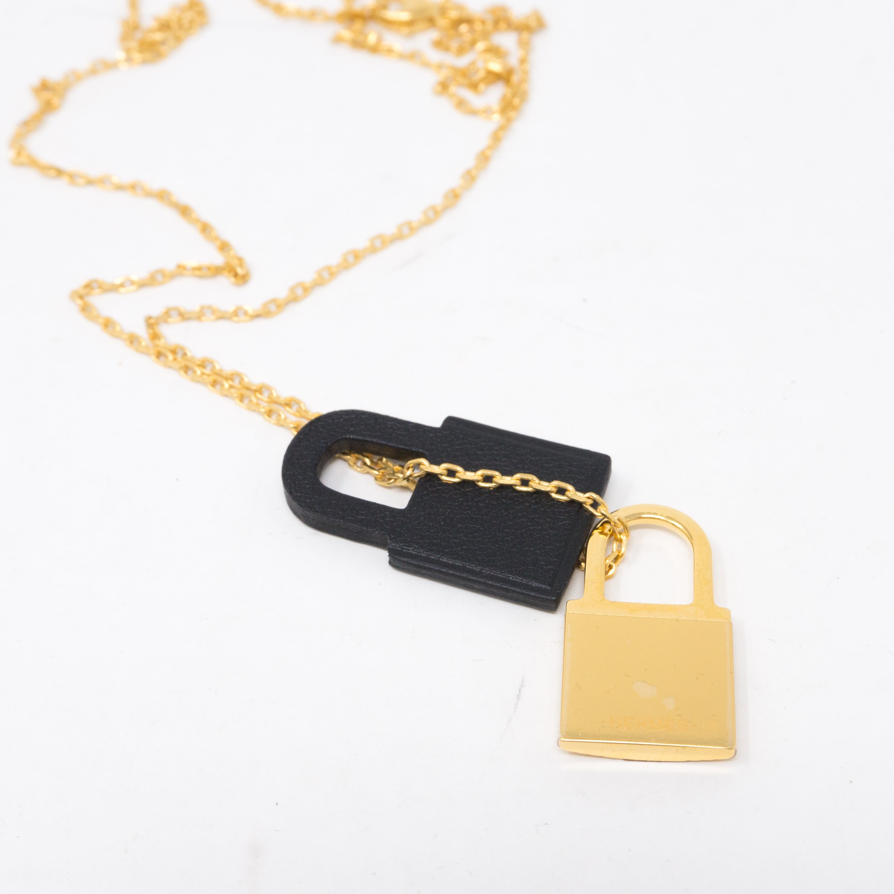 O'Kelly Pendant Gold Black