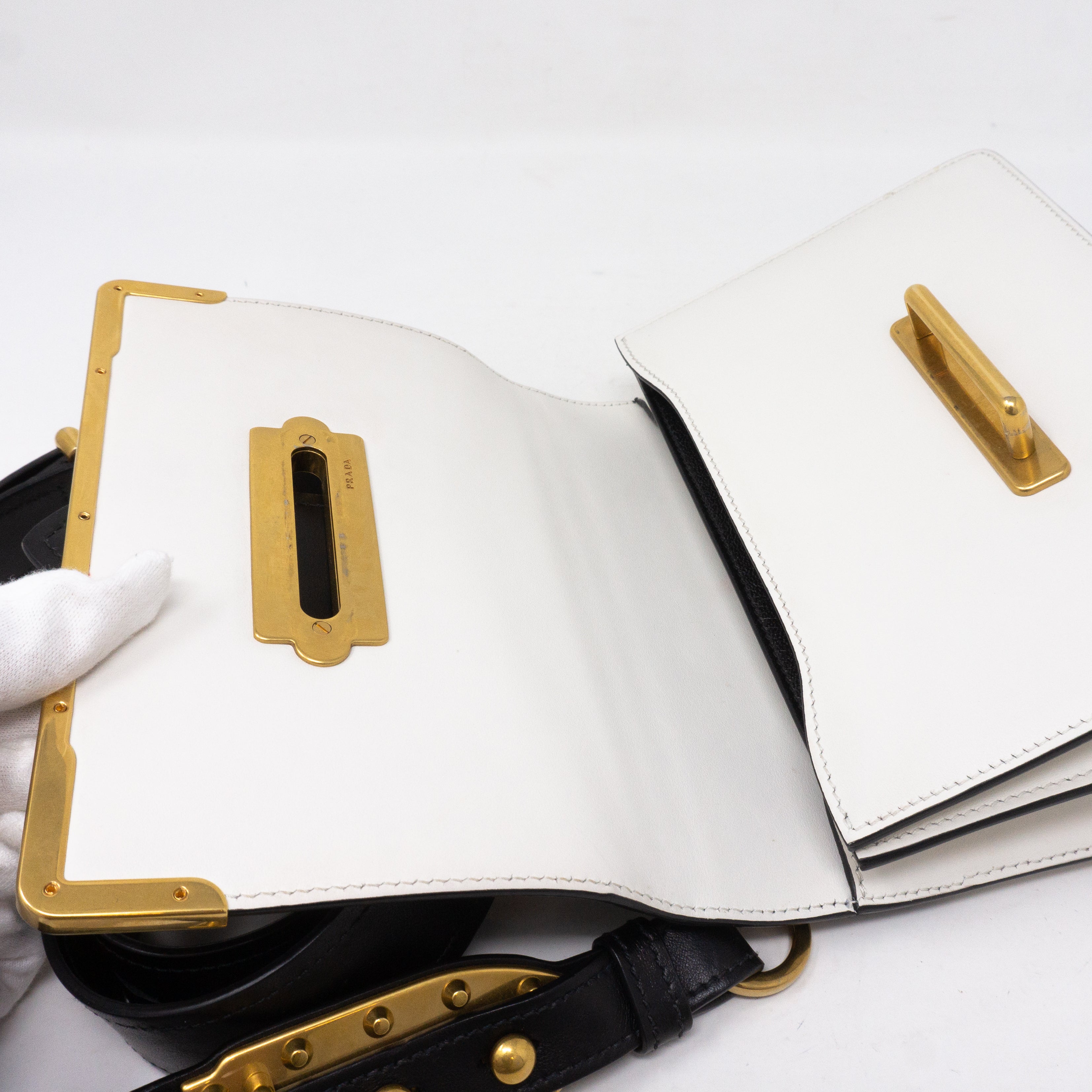 Cahier White Black Leather Bag