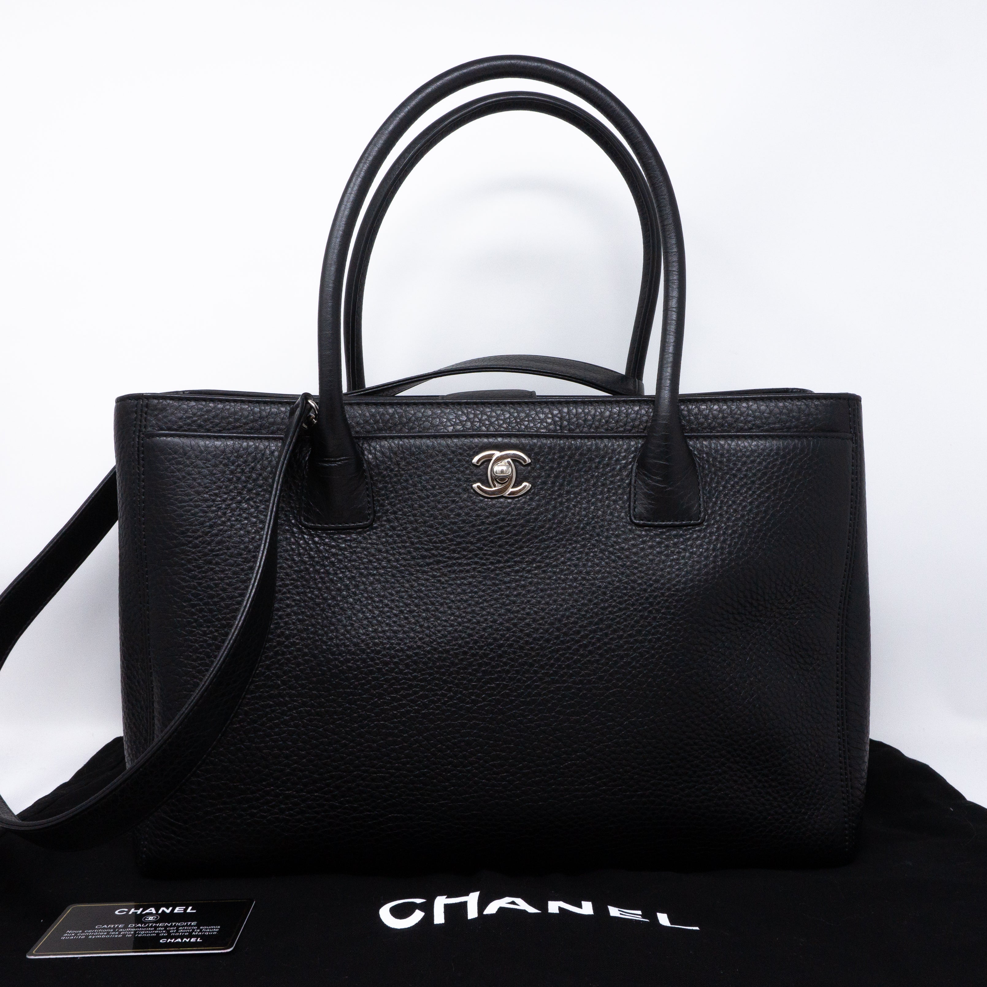 Executive Cerf Tote Black Leather Silver