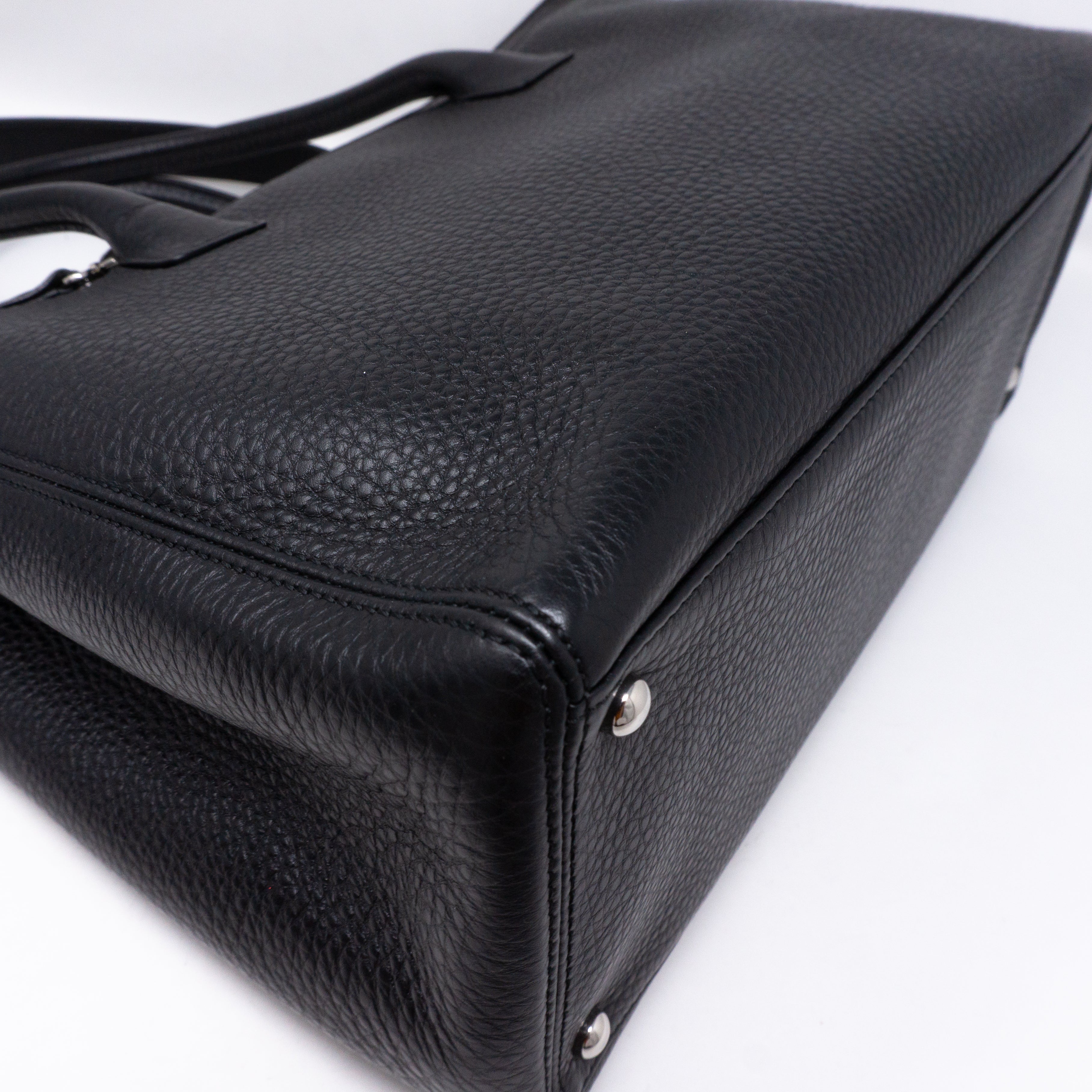 Executive Cerf Tote Black Leather Silver