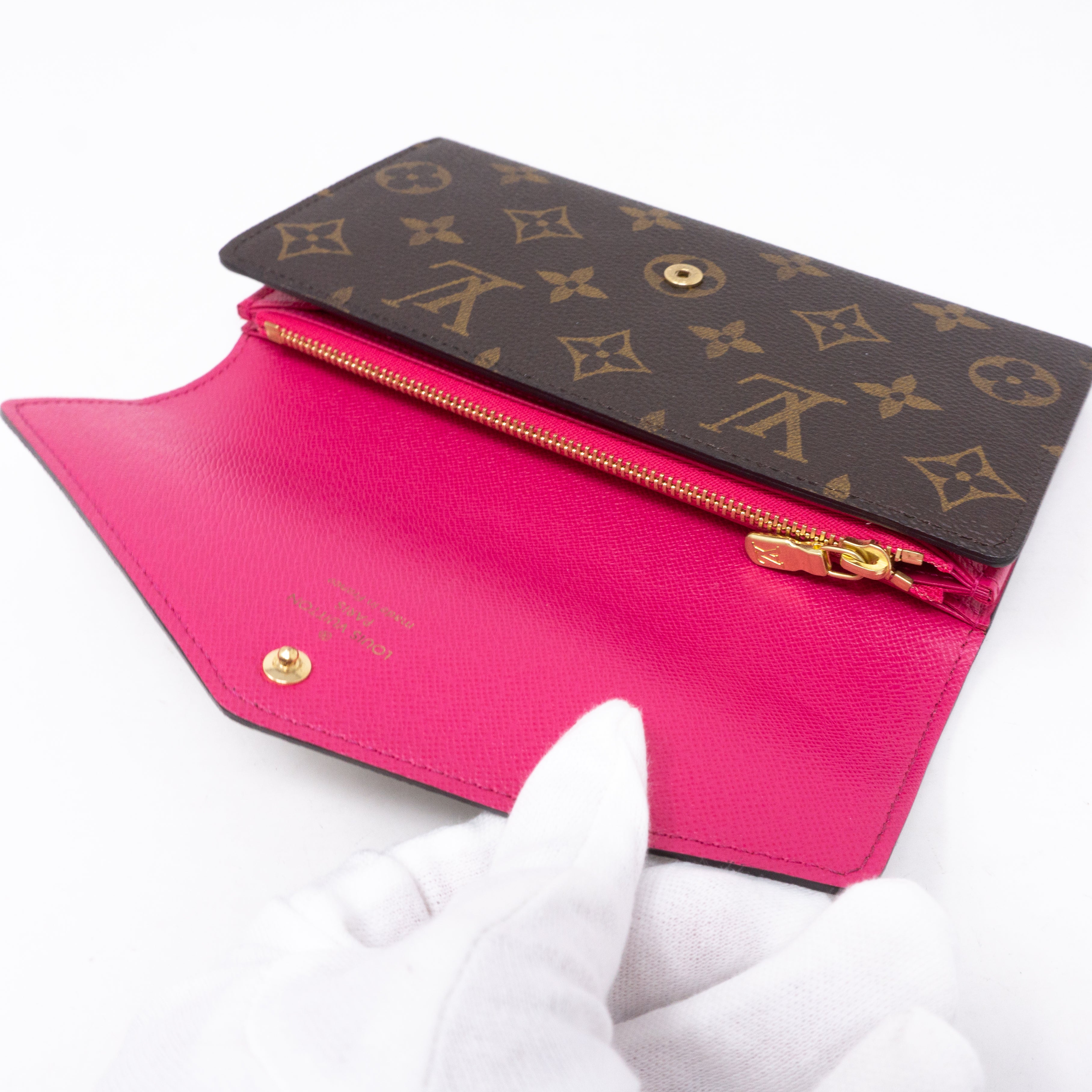 Sarah Wallet Monogram Love Lock