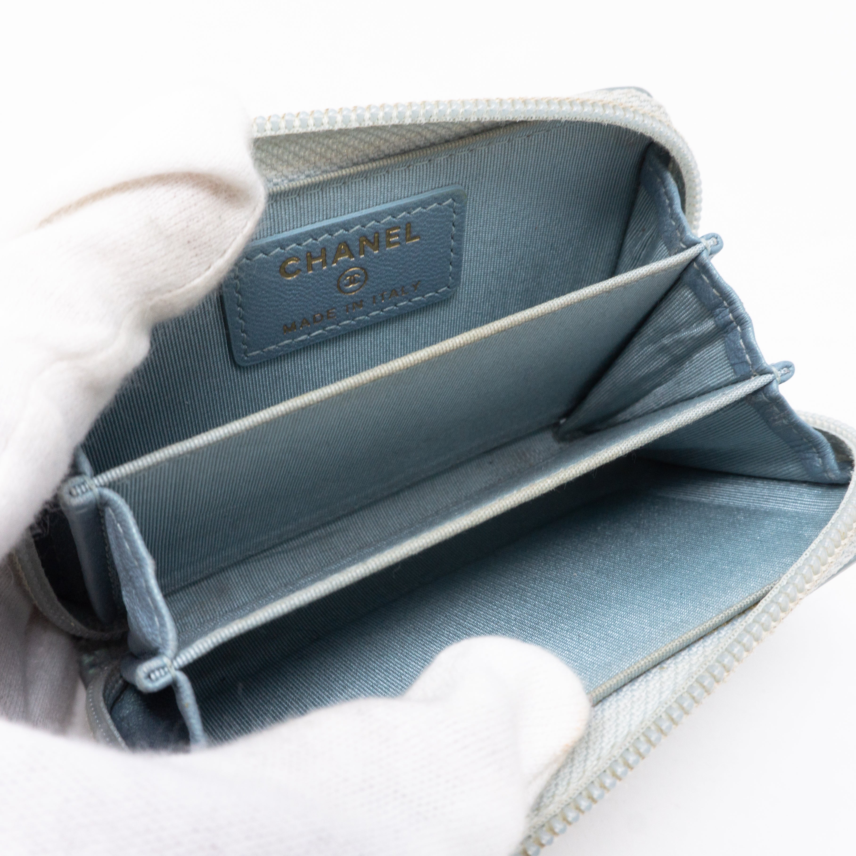 Zipped Coin Purse Iridescent Light Blue Leather