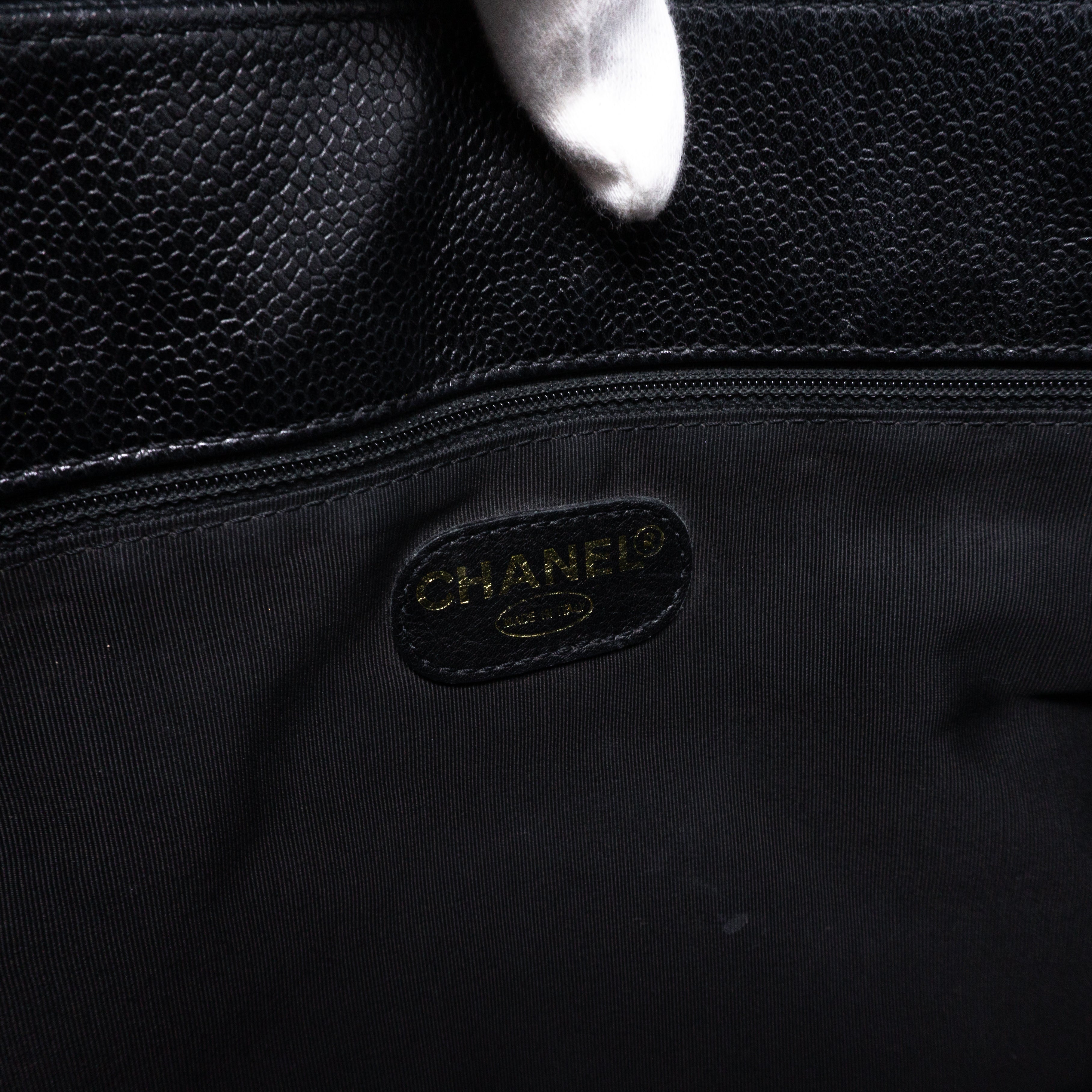 CC Shoulder Tote Black Caviar