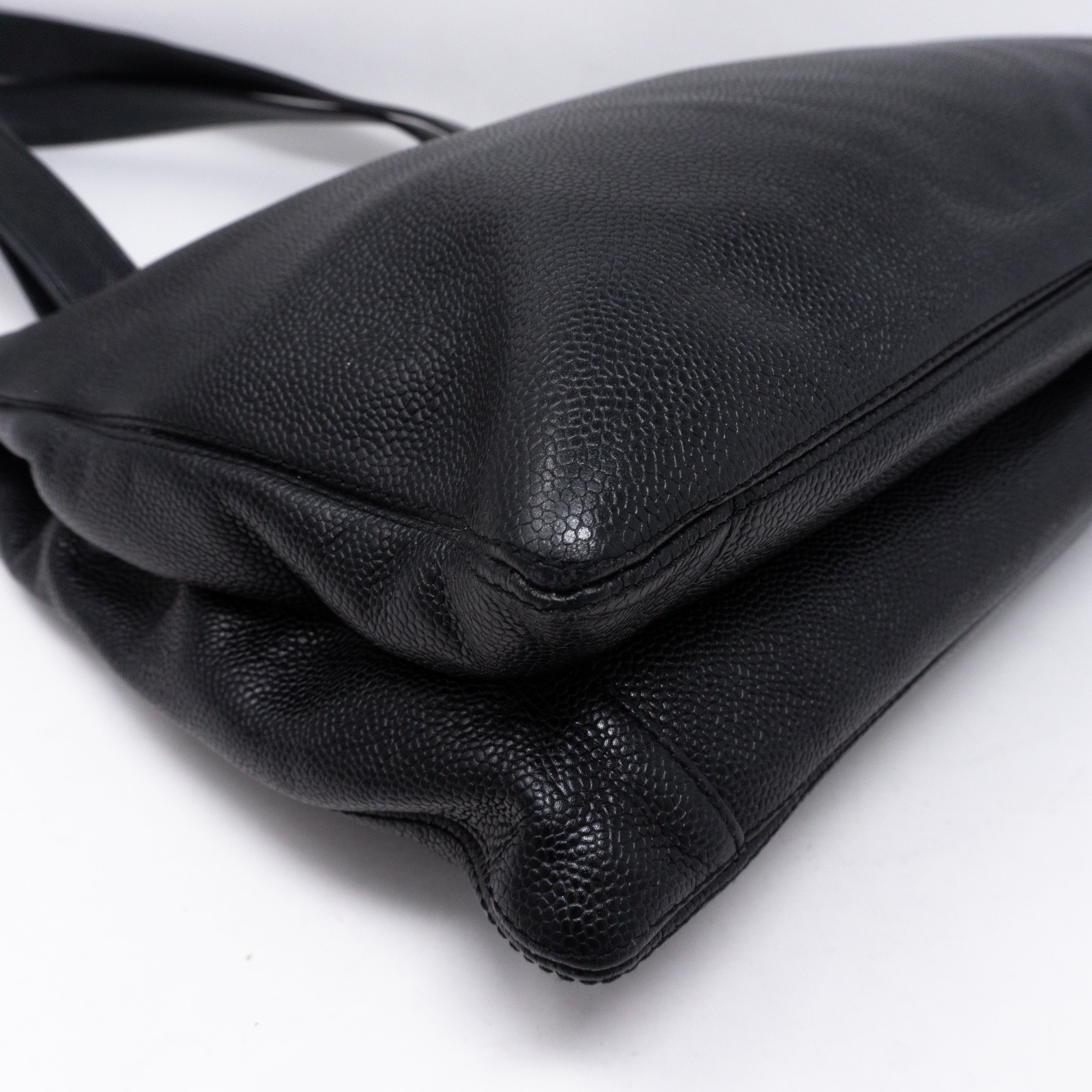 CC Shoulder Tote Black Caviar