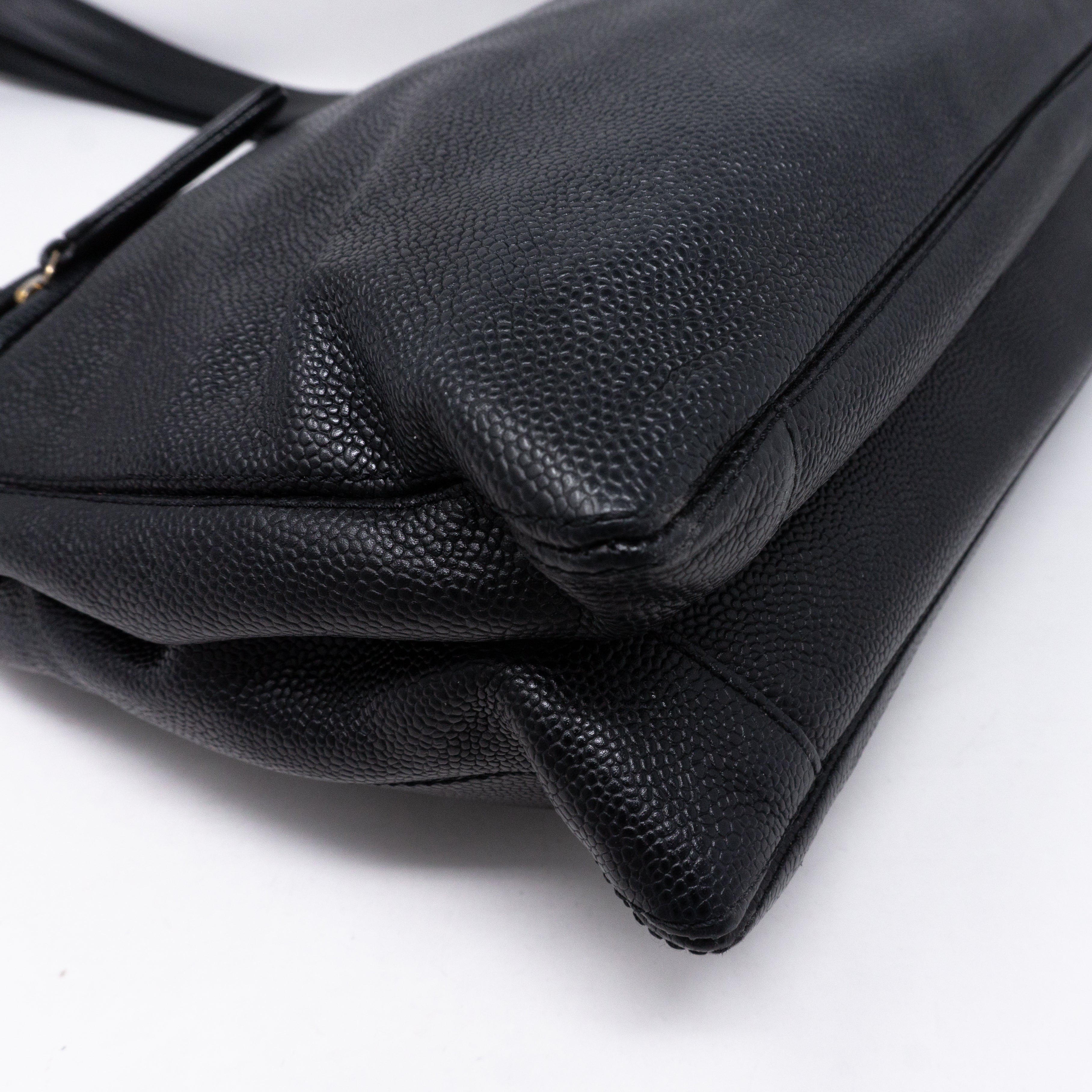 CC Shoulder Tote Black Caviar